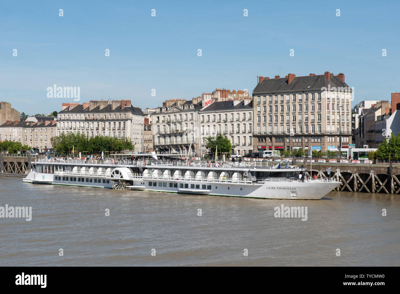 Loire und der Quai de la Fosse in Nantes sterben, wird das radboot 'Loire Princesse" anlegte. // Die Loire und den Quai de la Fosse in Nantes, wo die Wh Stockfoto