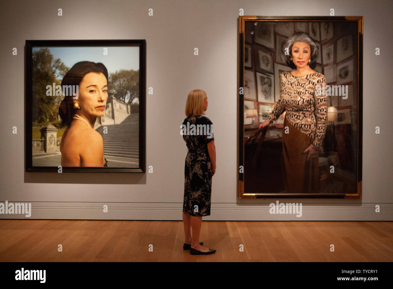 'Cindy Sherman" die retrospektive Ausstellung, öffnet sich heute in der National Portrait Gallery. Es verfügt über eine vollständige Darstellung ihrer berühmten Film Stills Serie von Selbstporträts, Fotografien und andere Werke von ihr Clowns, Centerfolds, Flapper, Masken, Geschichte Porträts und jüngsten Gesellschaft Porträts Serie. Stockfoto