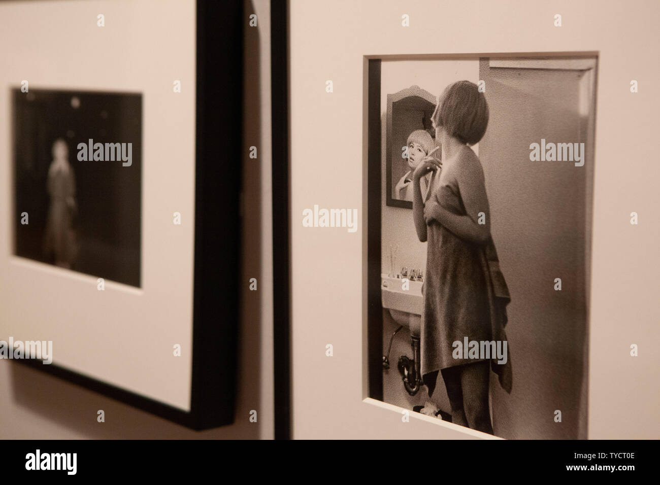 'Cindy Sherman" die retrospektive Ausstellung, öffnet sich heute in der National Portrait Gallery. Es verfügt über eine vollständige Darstellung ihrer berühmten Film Stills Serie von Selbstporträts, Fotografien und andere Werke von ihr Clowns, Centerfolds, Flapper, Masken, Geschichte Porträts und jüngsten Gesellschaft Porträts Serie. Stockfoto