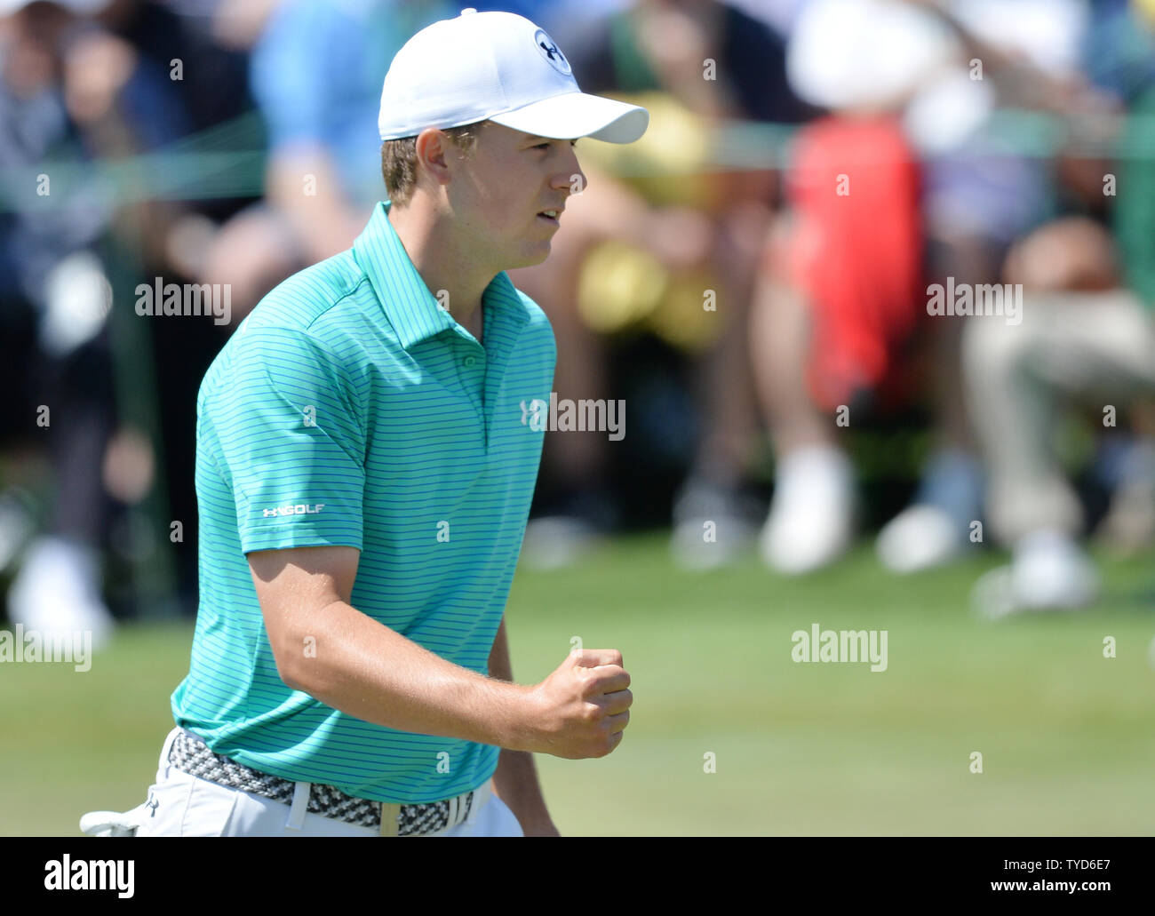 Jordanien Spieth reagiert, nachdem er einen Schlag für Birdie auf Loch 18 in der ersten Runde der Masters 2016 in Augusta National in Augusta, Georgia am 7. April 2016. Foto von Kevin Dietsch/UPI Stockfoto