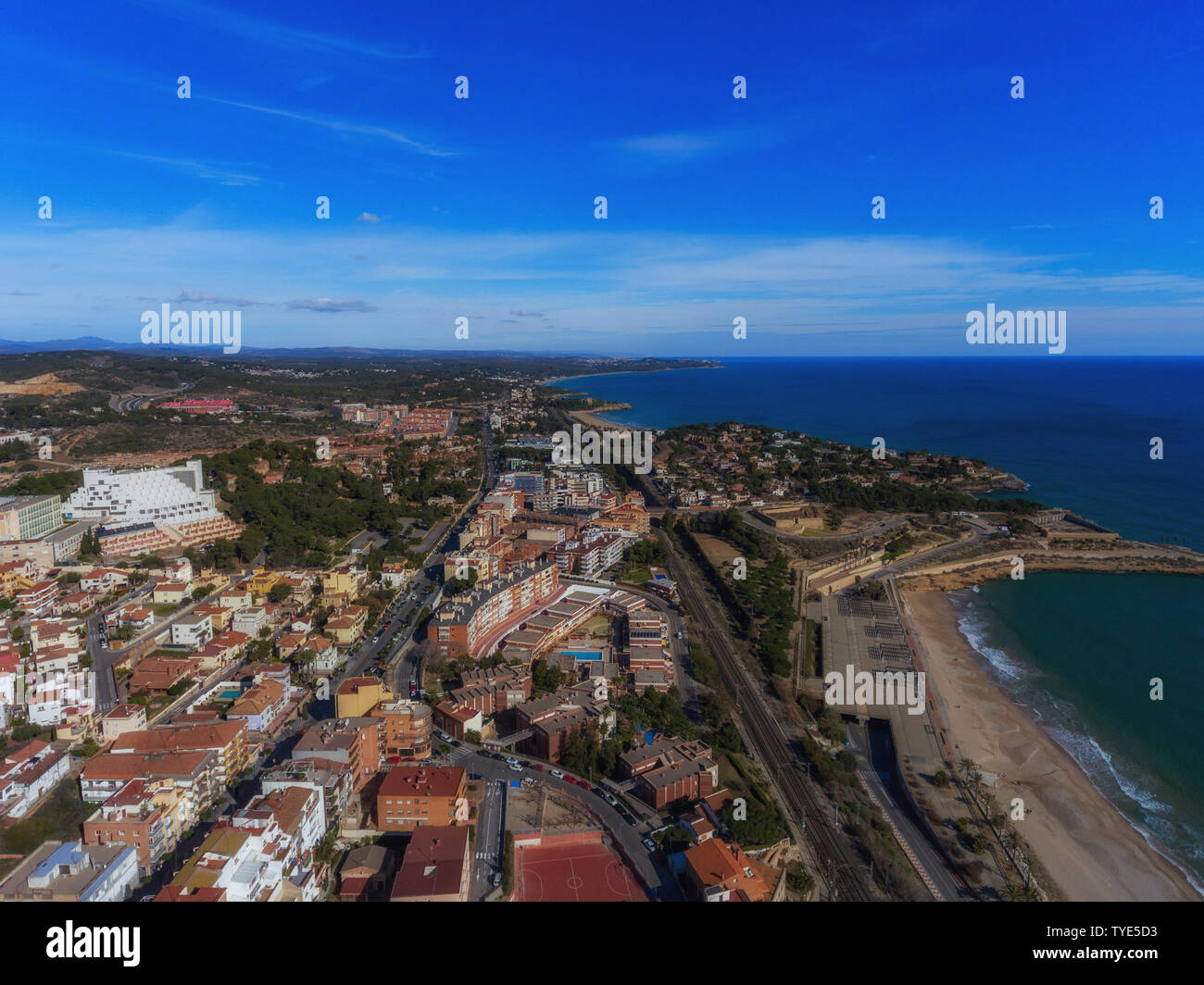 Luftaufnahme von Tarragona City und dem Strand. Katalonien, Spanien. Stockfoto