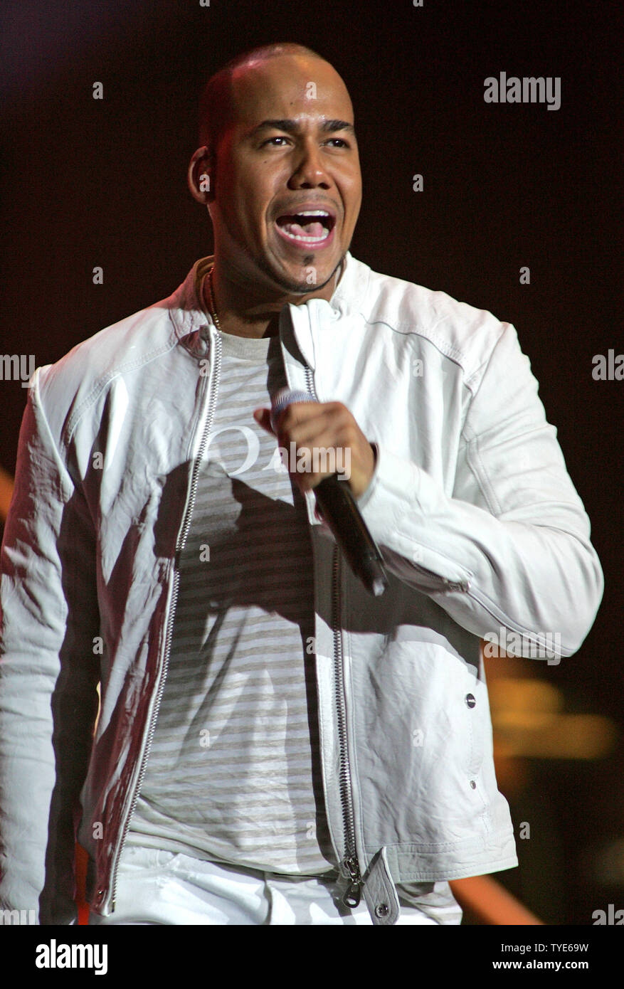 Anthony "Romeo" Santos Leadsänger von Aventura führt am Seminole Hard Rock Hotel und Kasino in Hollywood, Florida am 6. Juli 2010. UPI/Michael Busch Stockfoto