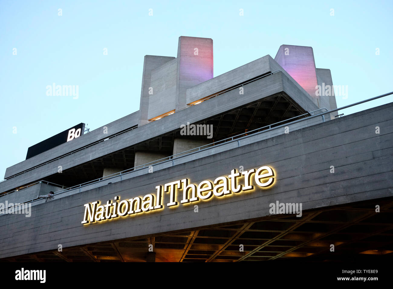 Ein Blick auf die nationalen Theater bei Nacht, London, Vereinigtes Königreich Stockfoto