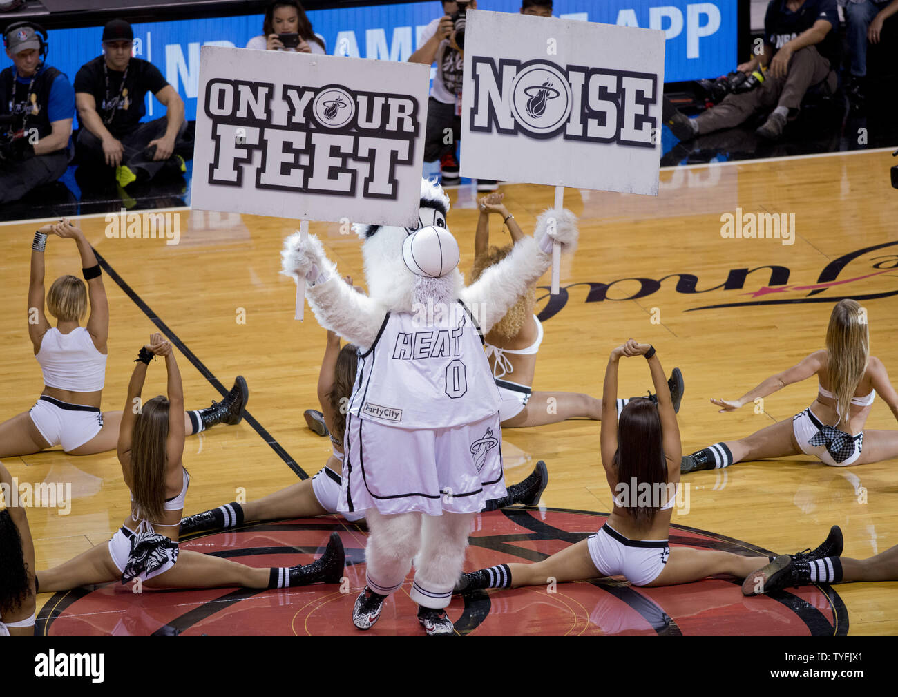 Miami Heat Mascot Stockfotos Und Bilder Kaufen Alamy