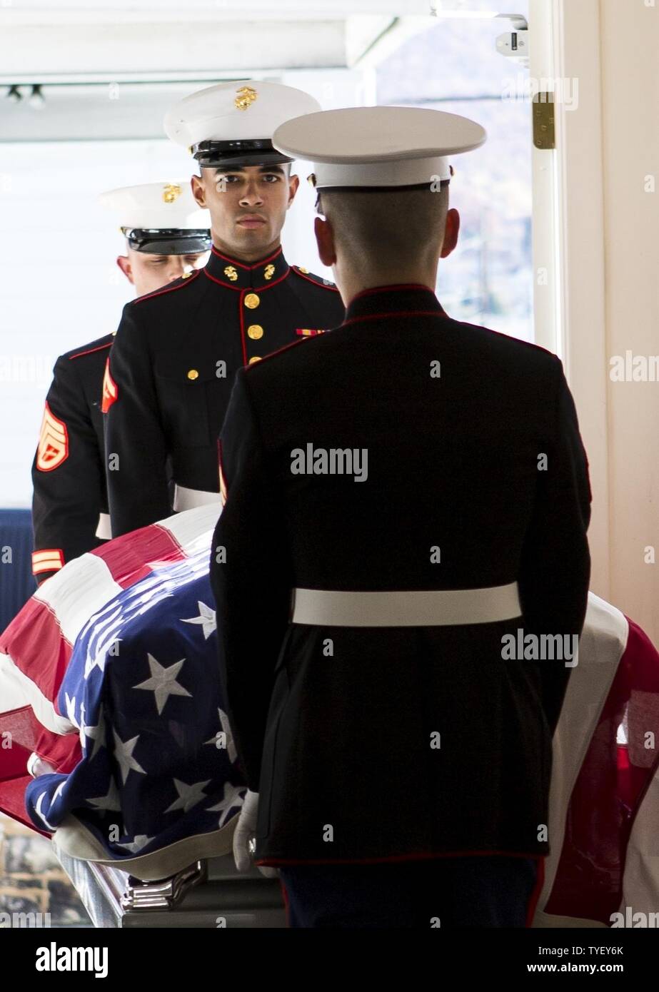 Us Marine Corps Pfc. Nicholas J. Cancilla, Firma B, 1st Battalion, 2nd Marines, kehrt nach 73 Jahren in Altoona, Pa., Nov. 5, 2016. Cancilla wurde in Aktion (KIA) Nov. 20, 1943 auf der Insel Betio, Tarawa Atolls, Republik Kiribati während des Zweiten Weltkrieges getötet Stockfoto