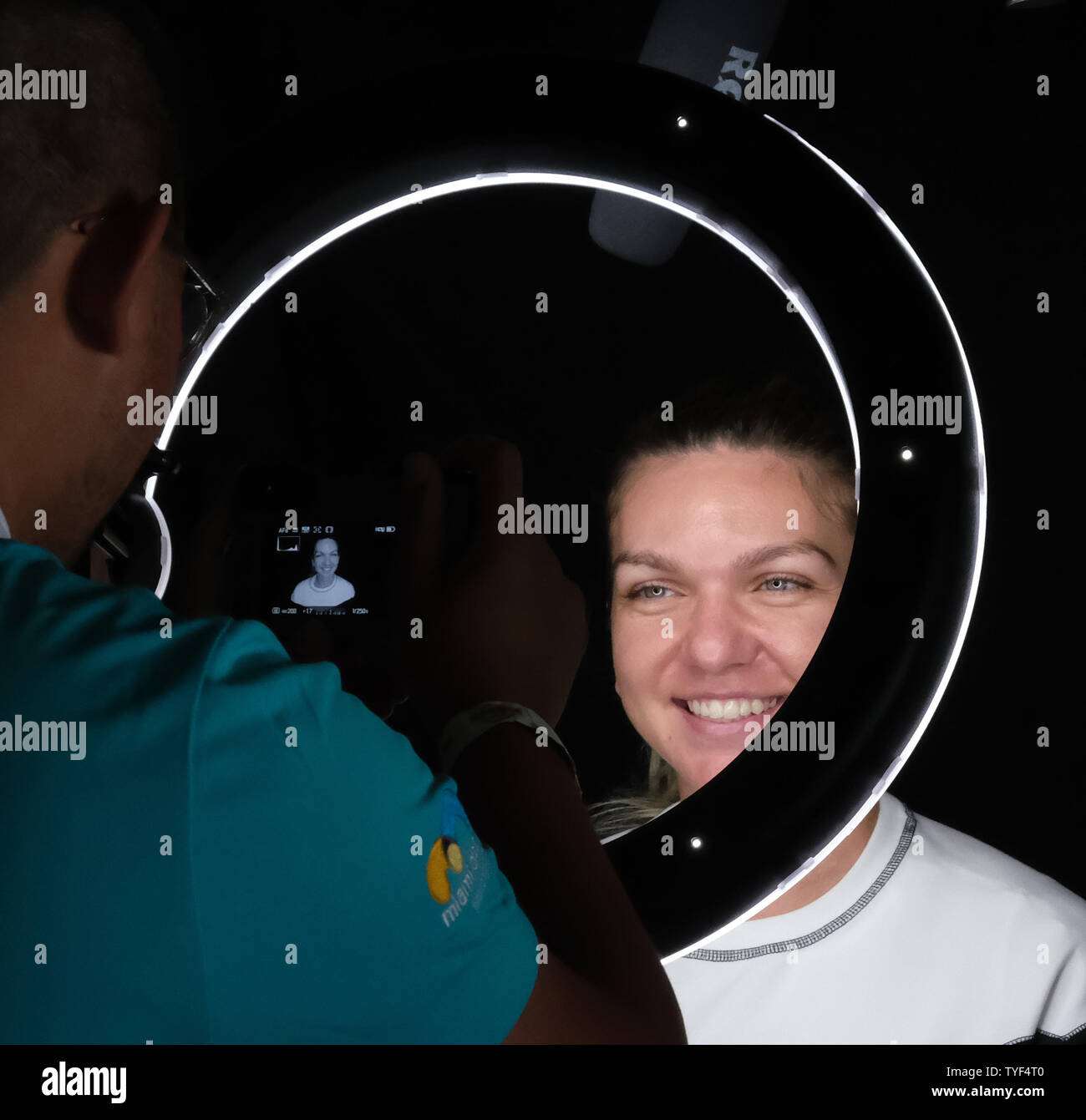 Simona Halep beteiligt sich an Medien Tag im Miami Öffnen im Hard Rock Stadion in Miami Gardens, Florida am 20. März 2019. Foto von Gary ich Rothstein/UPI Stockfoto