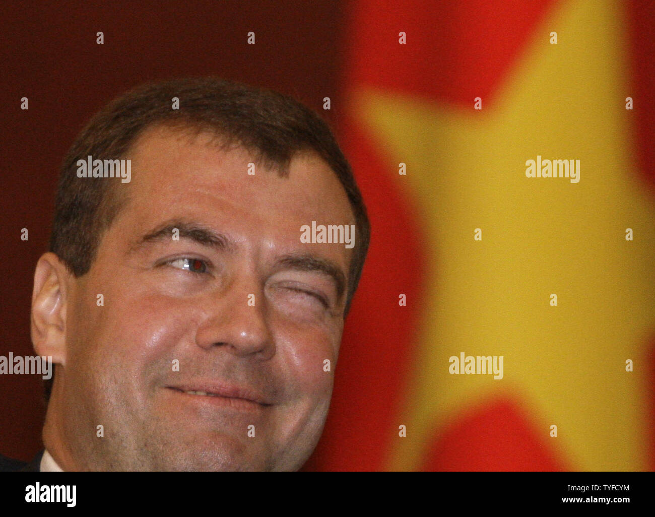 Der russische Präsident Dmitri Medwedew lächelt während eines Treffens