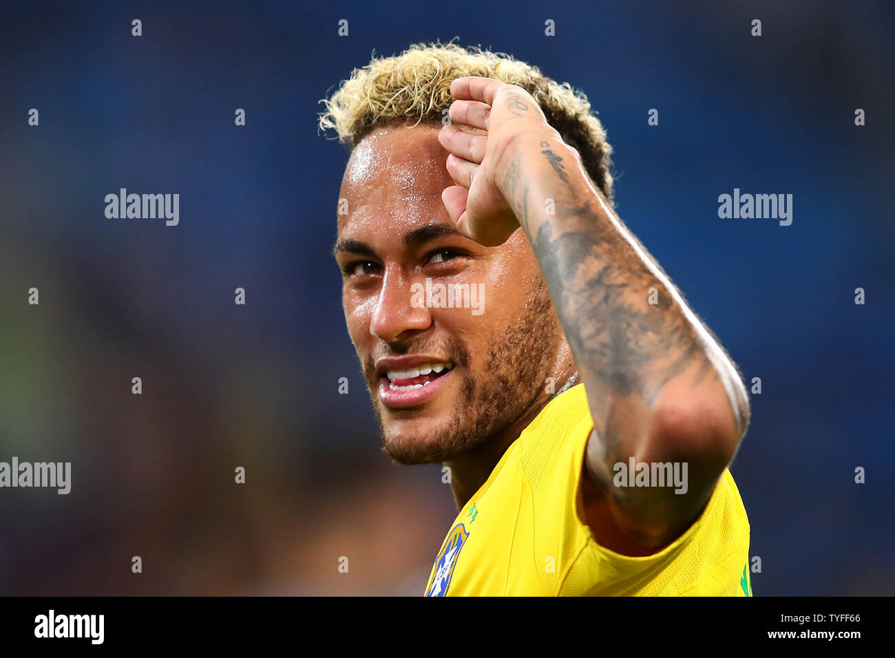 Neymar von Brasilien schaut während der FIFA WM 2018 Gruppe E Spiel im Stadion von Spartak Moskau, Russland am 27. Juni 2018. Brasilien mit Serbien 2-0 für die Runde der letzten 16 zu qualifizieren. Foto von Chris Brunskill/UPI Stockfoto