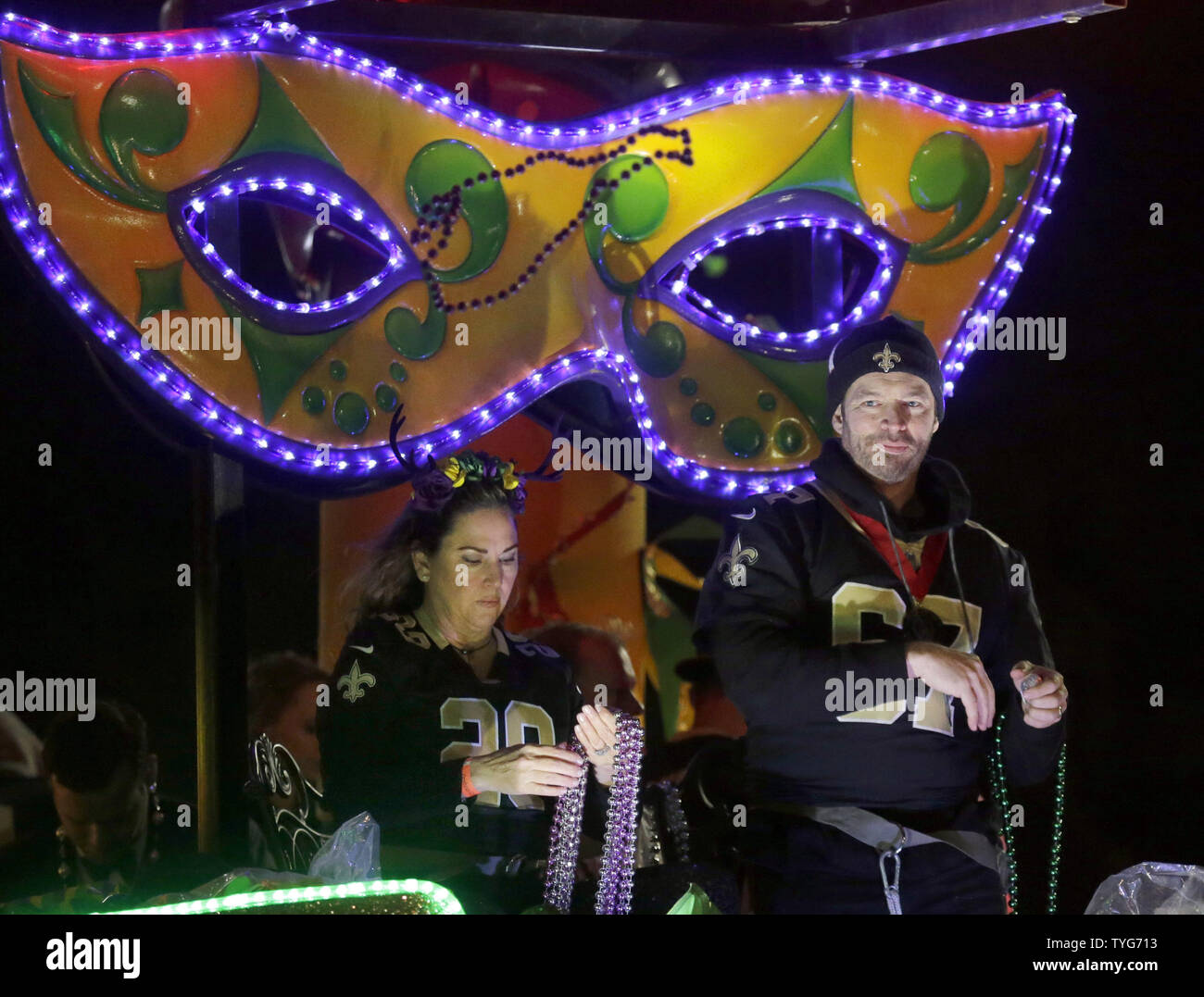 Harry Connick, Jr., rechts, Ausritte in die Krewe von Orpheus, wie es rollt Napoleon Avenue in New Orleans am 4. März 2019. 1993 gegründet, die Krewe von Orpheus hat seinen Namen von Zeus und CalliopeÕs musikalisch geneigte Sohn. Foto von AJ Sisco/UPI Stockfoto