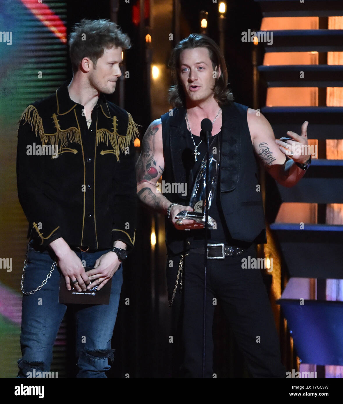 Florida Georgia Line gewinnt Best Vocal Duo während der 48. jährlichen Country Music Awards bei Bridgestone Arena in Nashville am 5. November 2014. UPI/Kevin Dietsch Stockfoto
