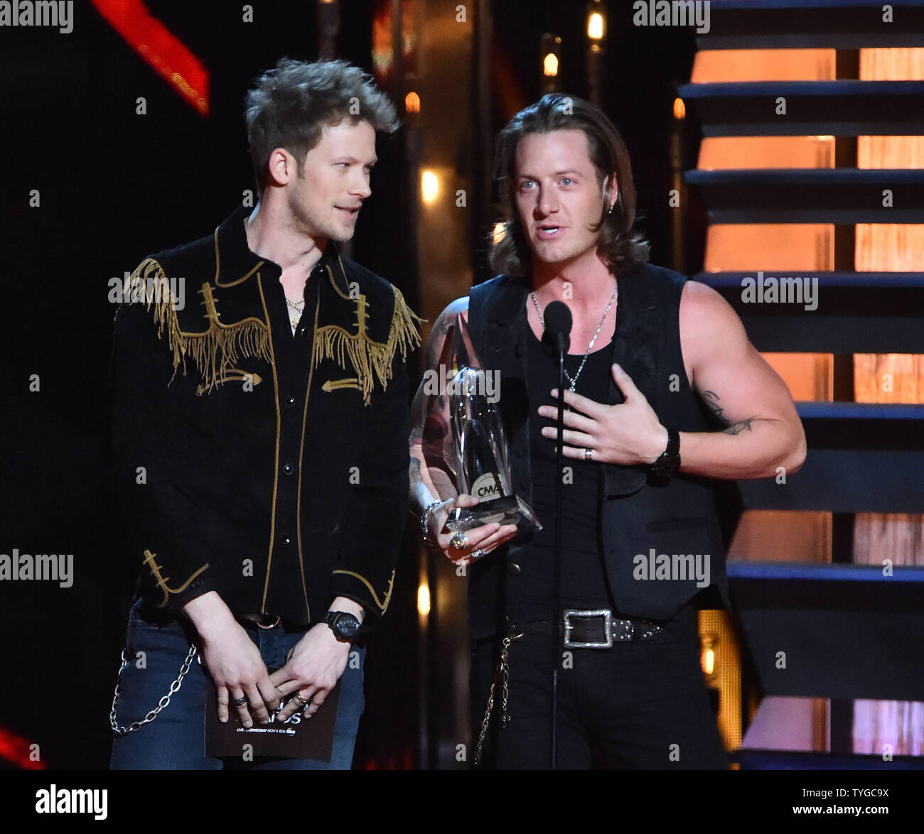 Florida Georgia Line gewinnt Best Vocal Duo während der 48. jährlichen Country Music Awards bei Bridgestone Arena in Nashville am 5. November 2014. UPI/Kevin Dietsch Stockfoto