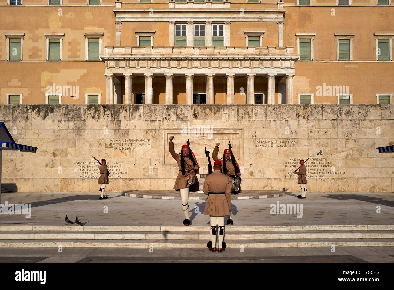 Athen Griechenland. Die wachablösung am Syntagma-Platz vor dem griechischen Parlament Stockfoto