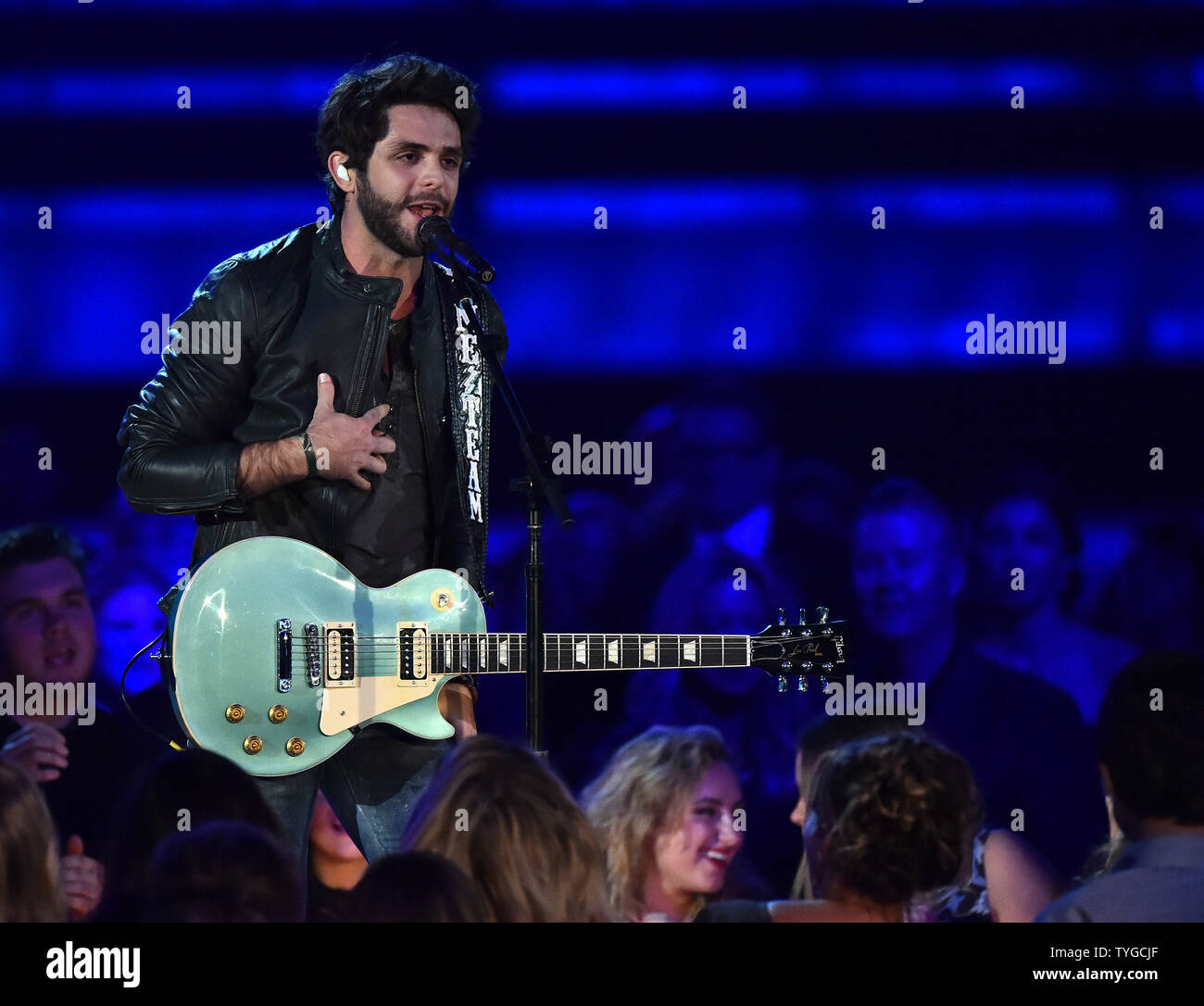Thomas Rhett, der während der 48. jährlichen Country Music Awards bei Bridgestone Arena in Nashville am 5. November 2014. UPI/Kevin Dietsch Stockfoto