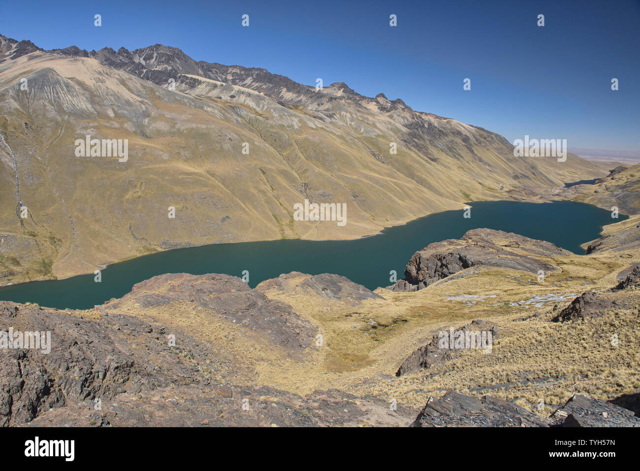 Anzeigen von Laguna Quta Thiya entlang der Cordillera Real Traverse, Bolivien Stockfoto
