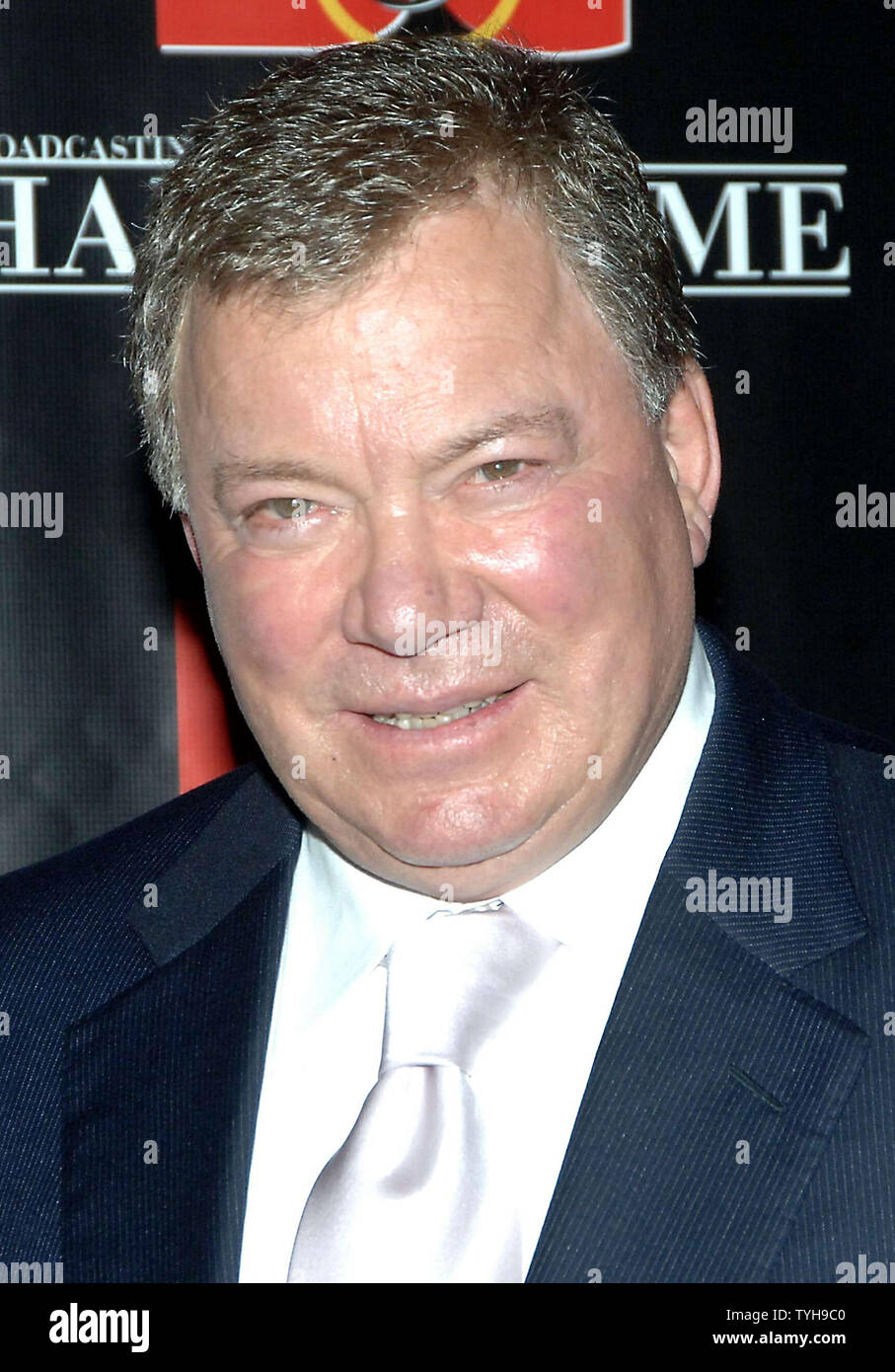 Schauspieler, Regisseur William Shatner erwartet seine Induktion am Okt. 24, 2005 auf der 15. jährlichen Rundfunk und Kabel-Halle des Ruhmes Feierlichkeiten in New York statt. (UPI Foto/Ezio Petersen) Stockfoto