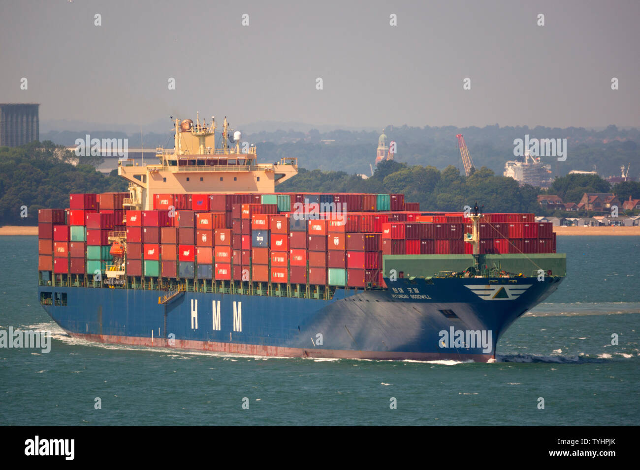 Große, Import, Dienstleistungen, Versand, Agent, Hafen, Hafen, Master, Start, Escort, Pilot, Behälter, Schiff, Southampton, Terminal, den Solent, China, Europa, Import, Handel, Stockfoto