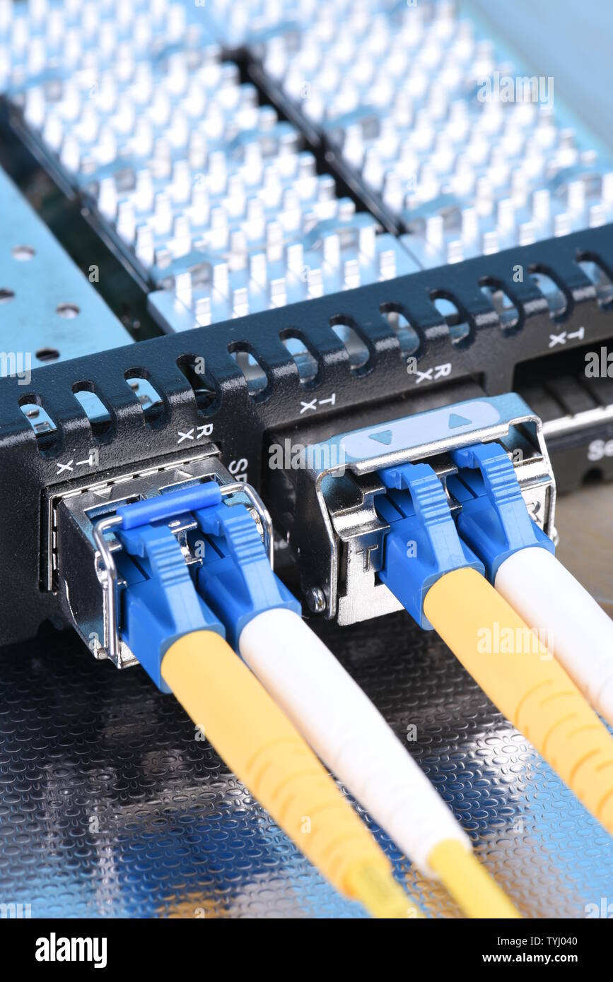 Optisches Netzwerk Geräte im Rechenzentrum close-up Stockfoto