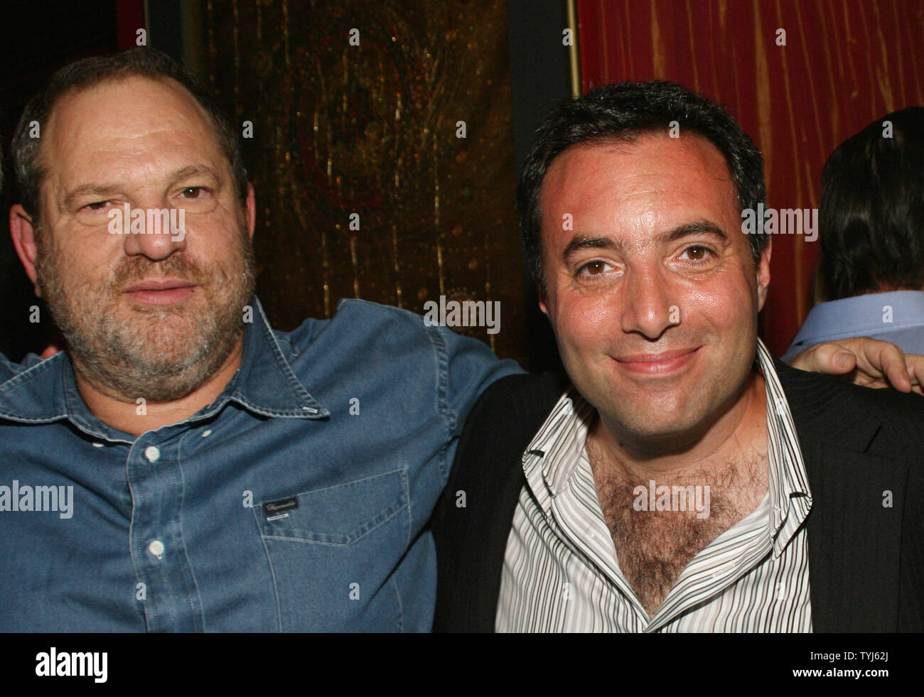 Harvey Weinstein und Richard Shepard kommen bei Azza Lounge für eine Rezeption nach der Premiere von "The Hunting Party" in New York City am 22. August 2007. (UPI Foto/Sylvain Gaboury) Stockfoto