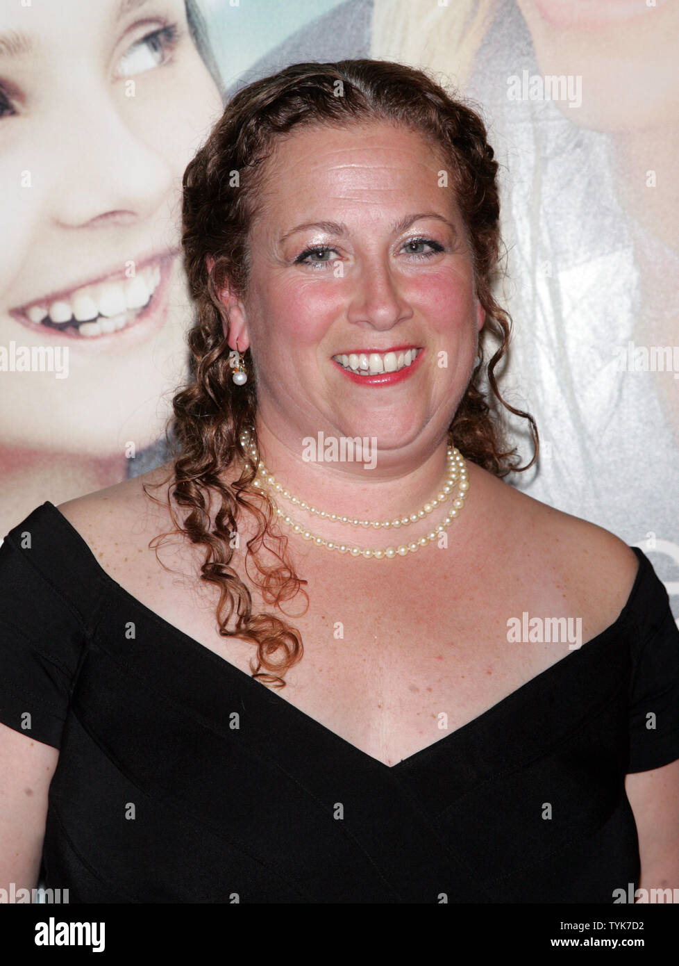 Jodi Picoult kommt für die Premiere von "My Sister's Keeper" Premiere auf der AMC Lincoln Square Theater in New York am 24. Juni 2009. (UPI Foto/Laura Cavanaugh) Stockfoto