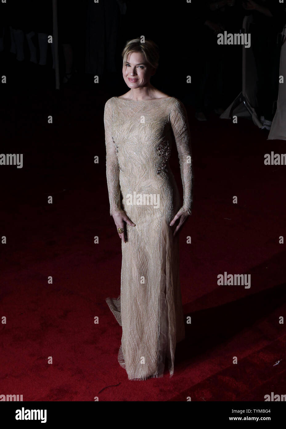 Renee Zellweger kommt auf dem roten Teppich bei der Costume Institute Gala Nutzen feiert Alexander McQueen: Wilde Schönheit im Metropolitan Museum of Modern Art in New York City am 2. Mai 2011. UPI/John angelillo Stockfoto