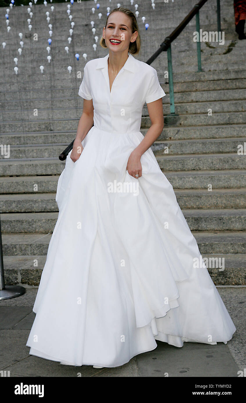Leelee Sobieski kommt für die Vanity Fair Partei an der State Supreme Court Gebäude, in dem das Starten des Tribeca Film Festival am 17. April 2012 in New York City. UPI/Monika Graff. Stockfoto