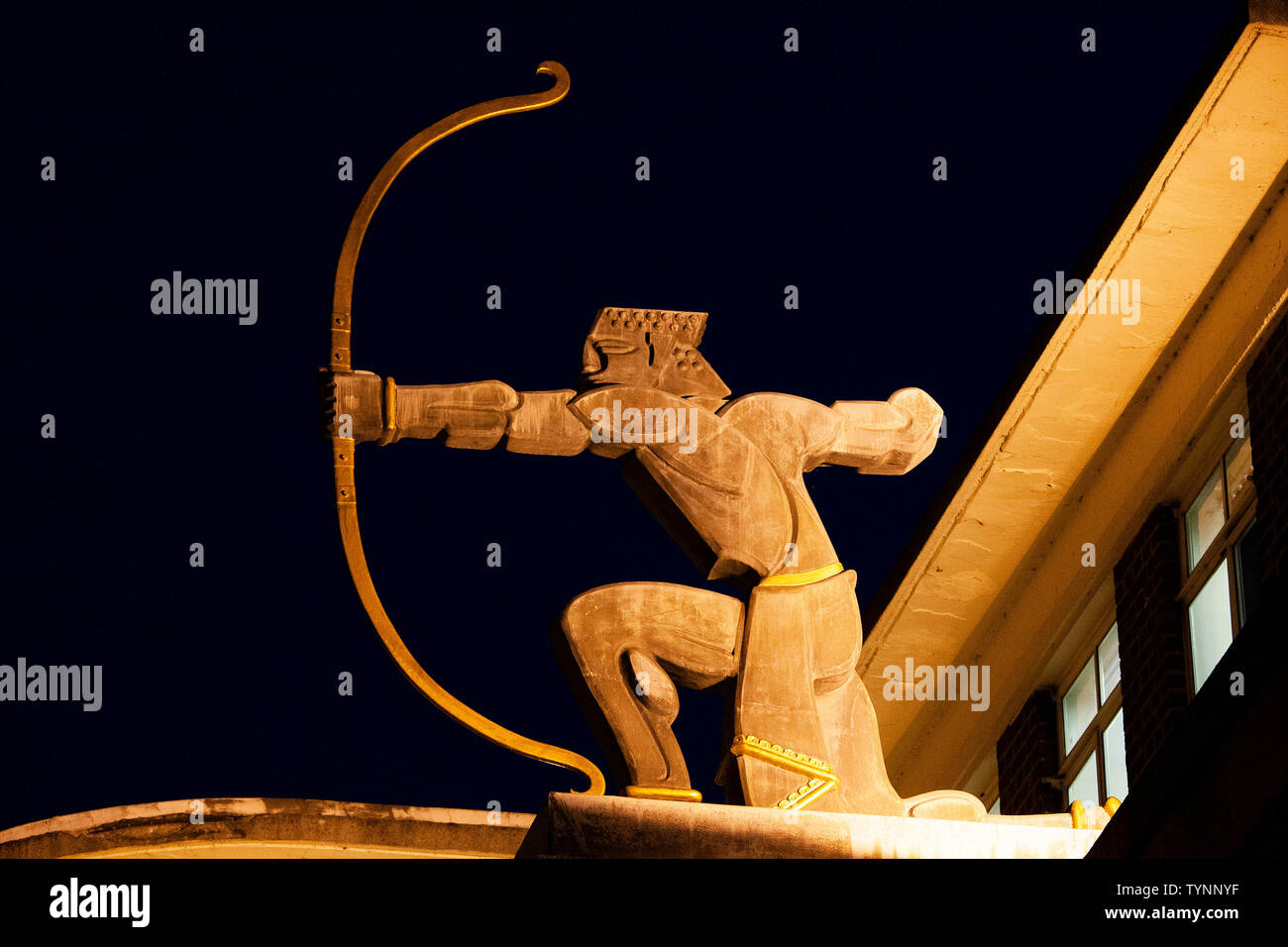 Der Bogenschütze Skulptur, die Arbeit des Bildhauers Eric Aumonier, East Finchley, London, UK Stockfoto