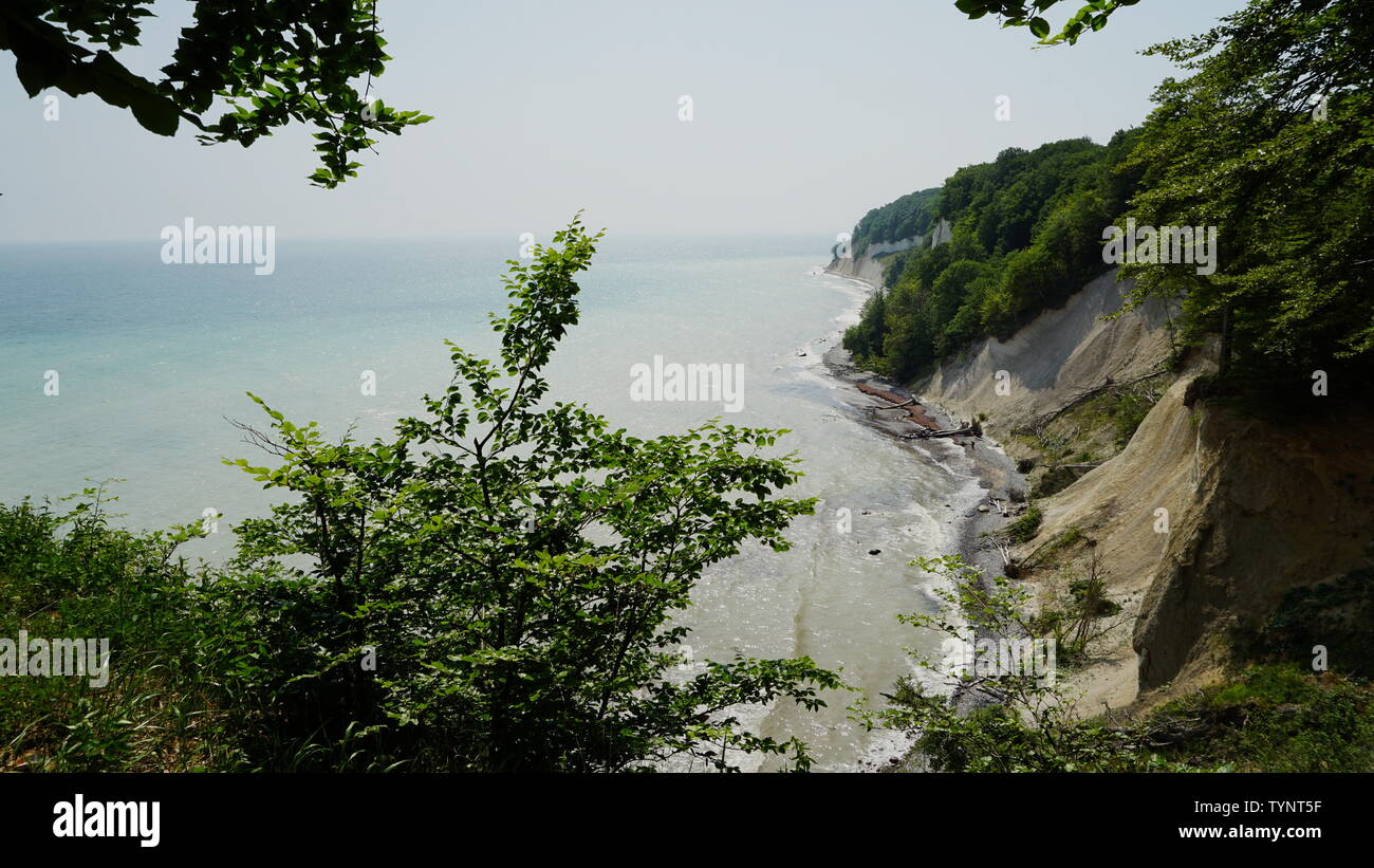 Blick auf die Kreidefelsen auf der Insel Rügen und Ostsee Stockfoto
