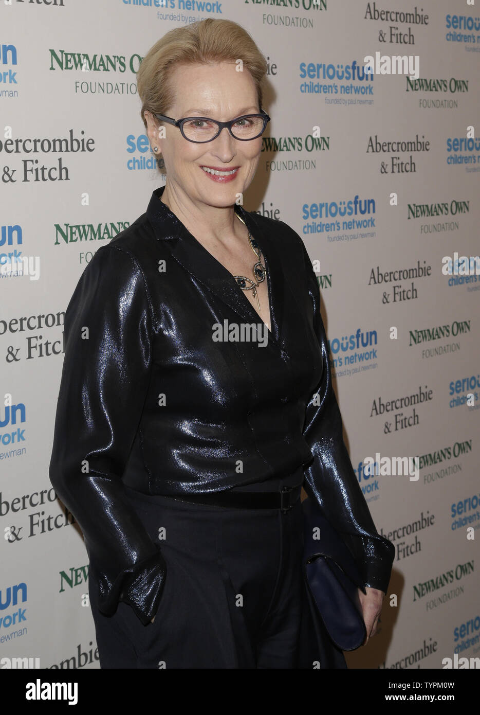 Meryl Streep kommt auf dem roten Teppich an der SeriousFun Kinder Netzwerk' ein Abend von SeriousFun feiert das Vermächtnis von Paul Newman, "Avery Fisher Hall im Lincoln Center in New York City am 2. März 2015. Foto von John angelillo/UPI Stockfoto