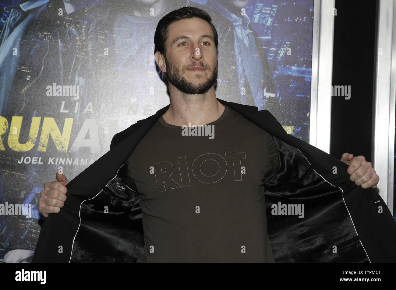 Pablo Schreiber kommt auf dem roten Teppich bei der Weltpremiere der Ganze Nacht bei AMC Lincoln Square in New York City am 9. März 2015. Foto von John angelillo/UPI Stockfoto