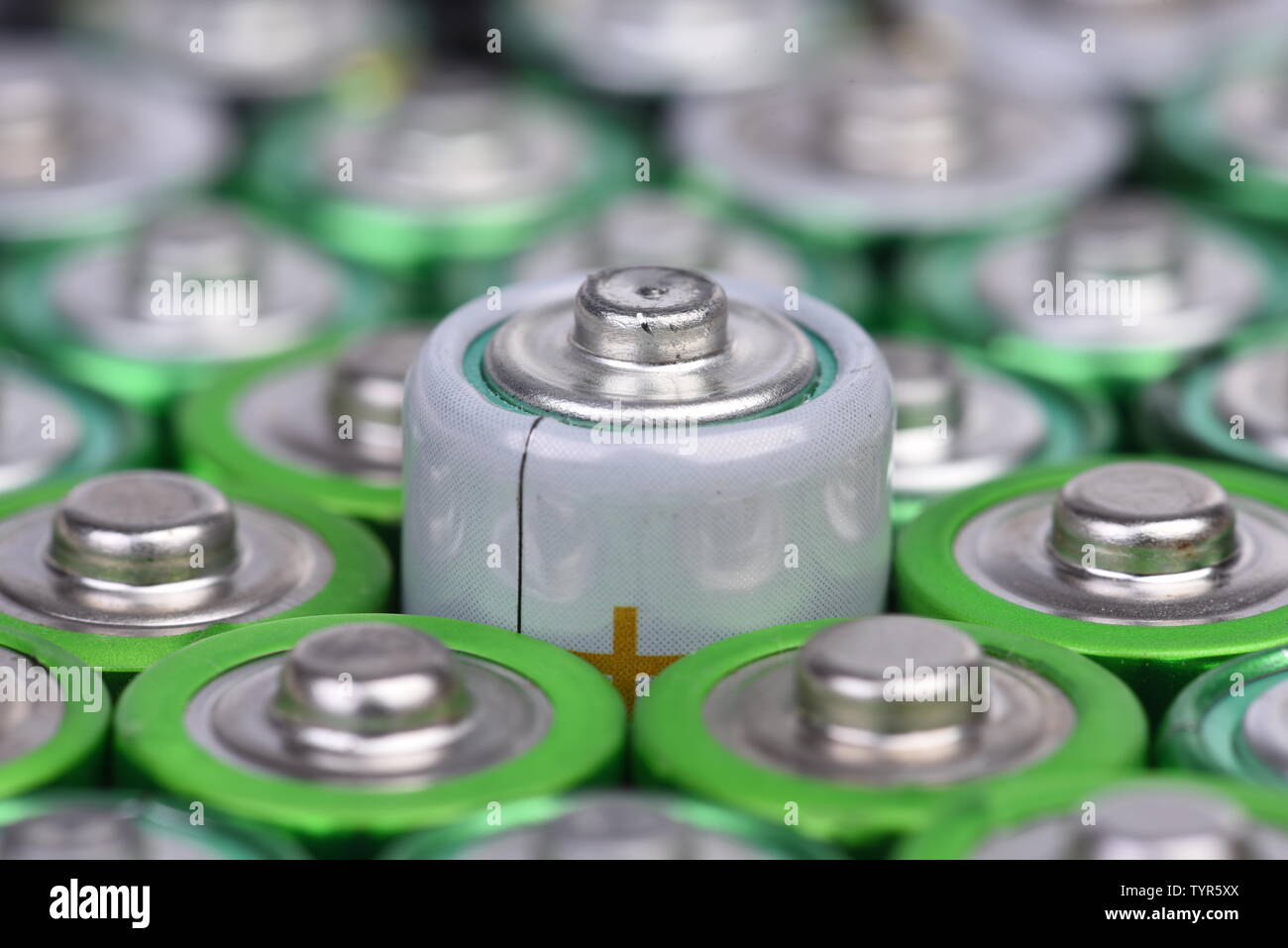 Makro alkaline Batterien mit selektiven Fokus auf einzelne Stockfoto