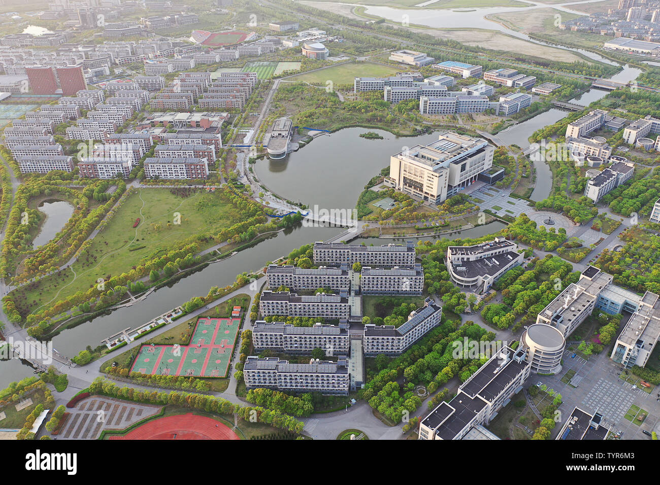Antenne Landschaft von Lingang New City Campus der Universität Shanghai Maritime Stockfoto