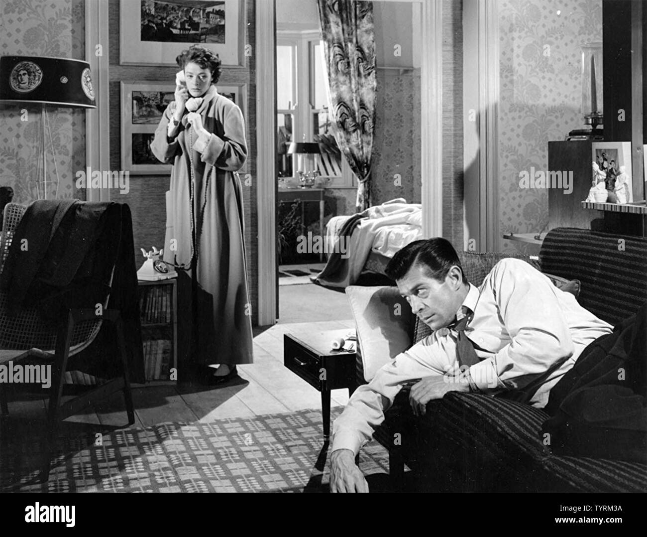 Nirgendwo ZU GEHEN 1958 Ealing Filme Produktion mit Maggie Smith und George Nader Stockfoto