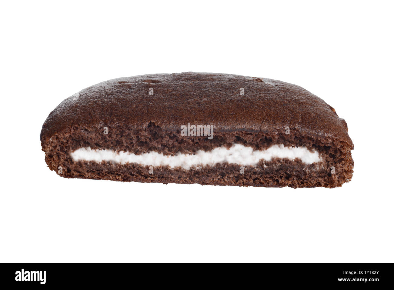 Isolierte Chocolate Cream Cake Slice Stockfoto