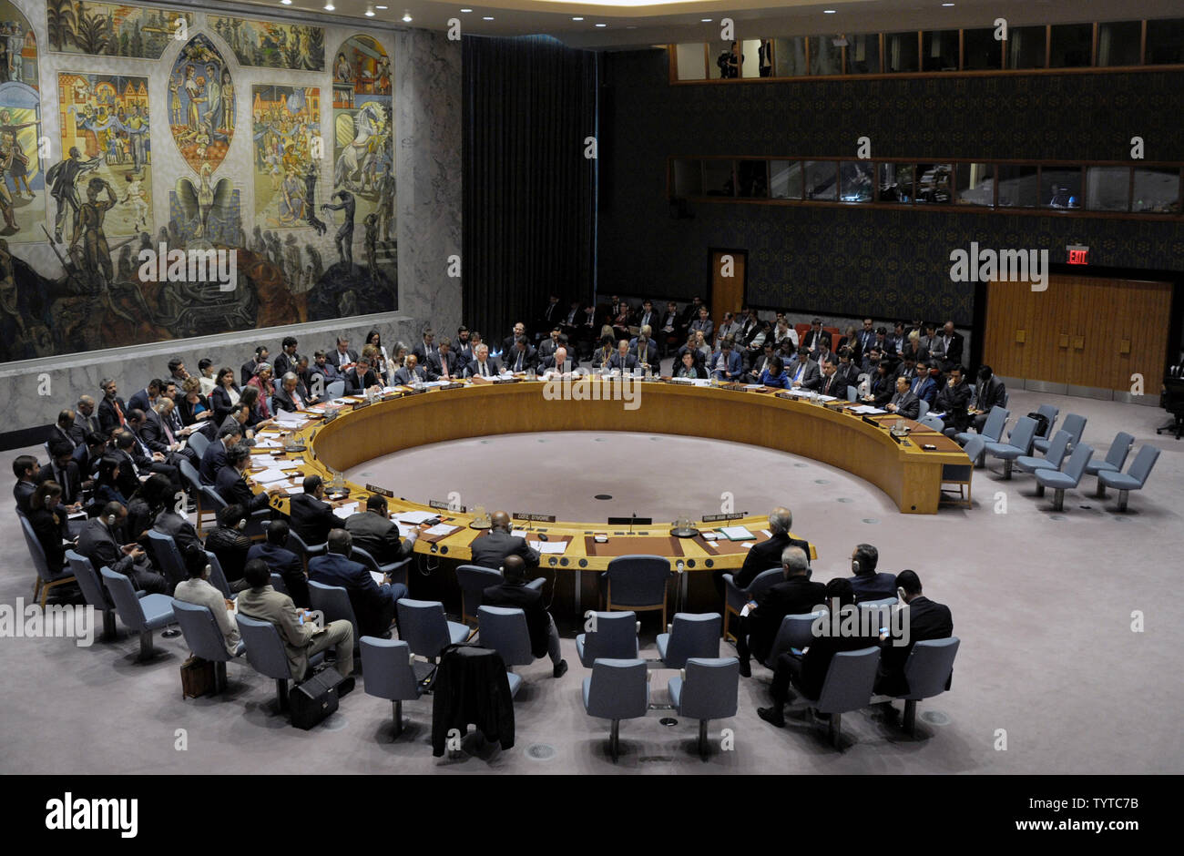 Eine Tagung des Sicherheitsrates auf der militärischen Aktivitäten Freitag in Syrien erfolgt in der Sicherheitsrat der Kammer am Sitz der Vereinten Nationen in New York City am 14. April 2018. Es Tagung des Sicherheitsrates wurde auf Wunsch von Russland nach den USA, britischen und französischen Streitkräfte Luftangriffe auf chemische Waffen Ziele gestern in Syrien durchgeführt. Foto von Dennis Van Tine/UPI Stockfoto