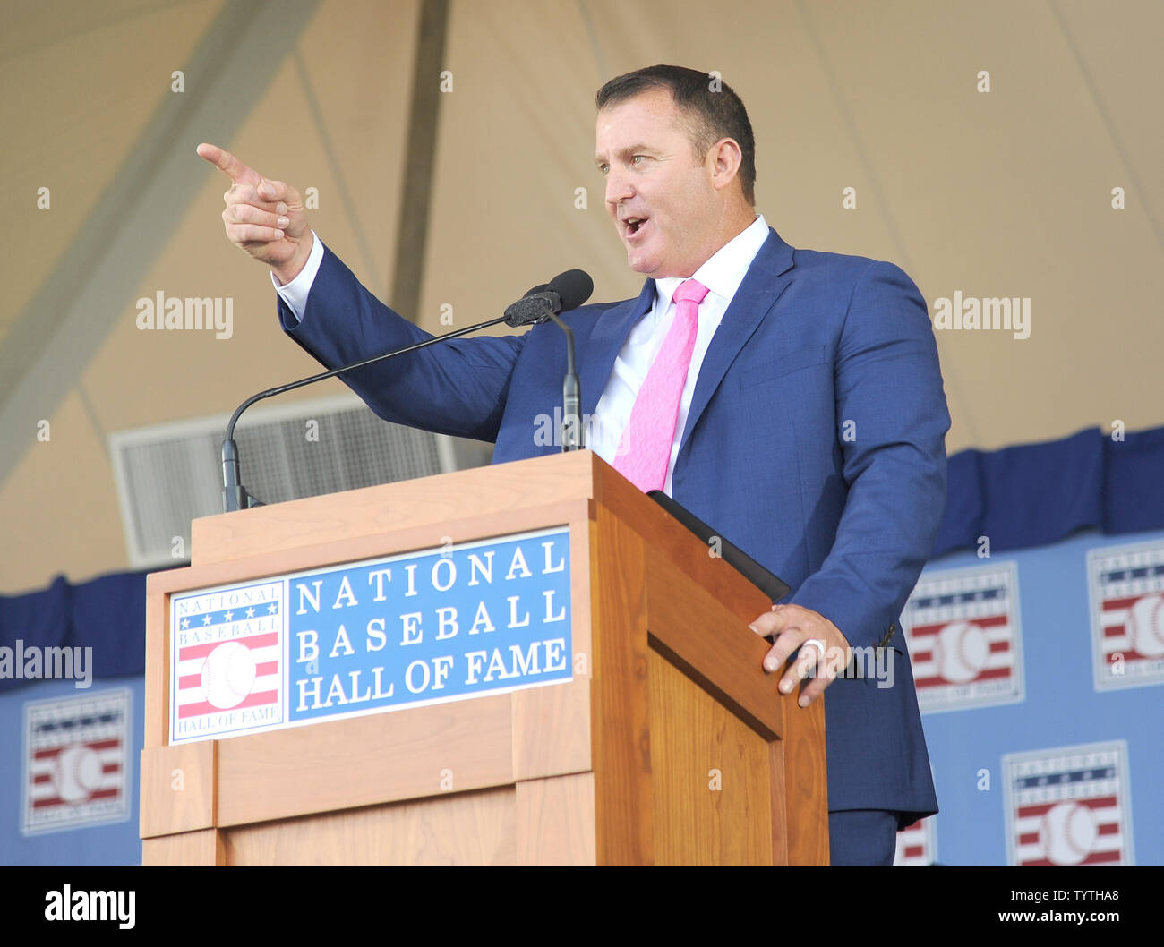 Jim Thome liefert seinen Baseball Hall of Fame induction Rede bei der Clark Sportzentrum in Cooperstown, New York am 29. Juli 2018. Eine Aufzeichnung 60 Hall of Famers sind geplant in Central New York, Vladimir Guerrero, Trevor Hoffman, Chipper Jones, Jack Morris, Jim Thome und Alan Trammell am National Baseball Hall of Fame und Museum während der Hall of Fame Wochenende zu Ehren am Juli 27.-30. Foto von George Napolitano/UPI. Stockfoto