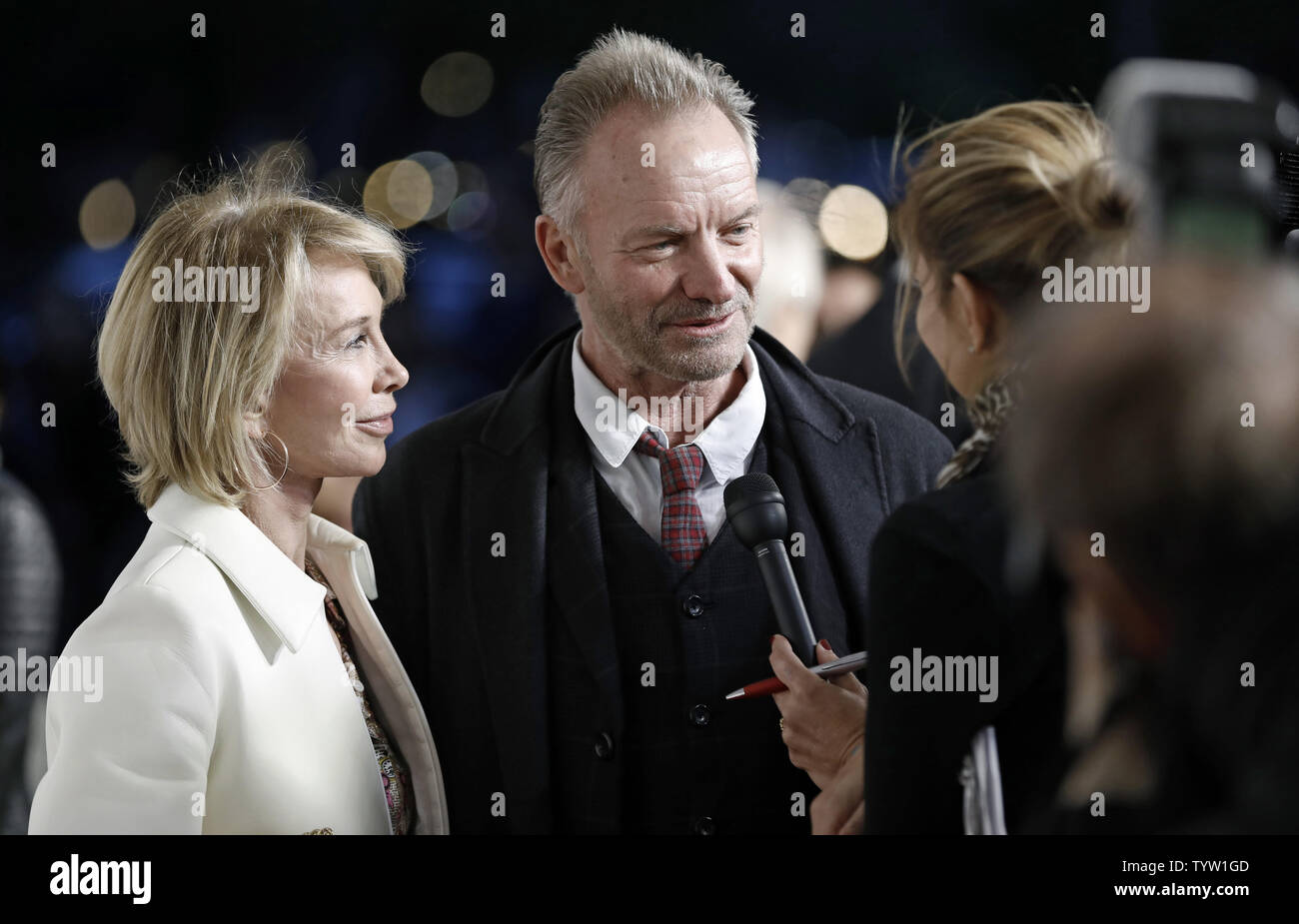 Musiker Sting (C) und seine Frau Trudie Styler sprechen mit den Medien am 35. Jahrestag des Film "Spinal Tap" auf dem Tribeca Film Festival 2019 am 27. April 2019 in New York City. Foto von Peter Foley/UPI Stockfoto