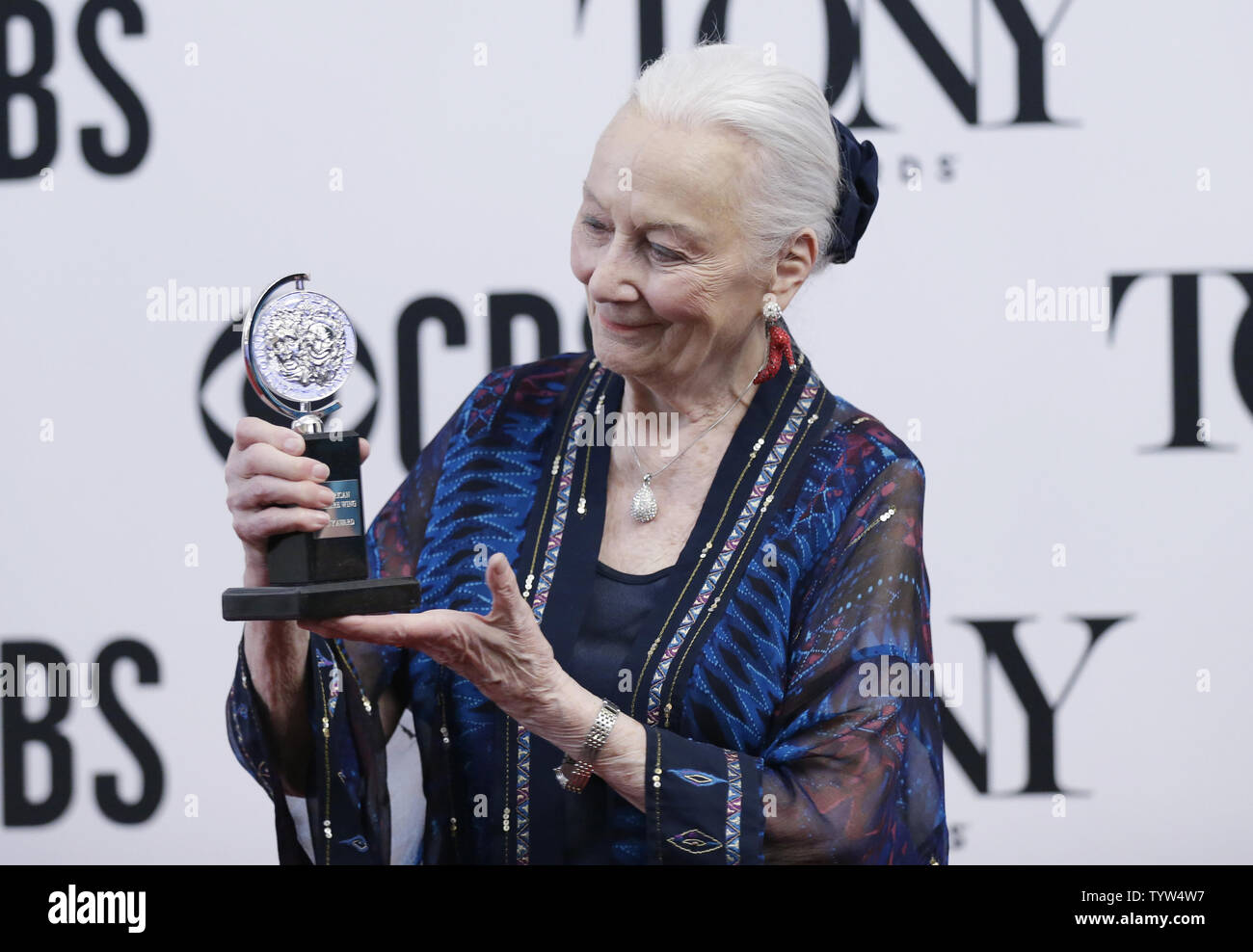 Rosemary Harris kommt in der Presse mit ihrem Tony Award auf dem 73. jährlichen Tony Awards in der Radio City Music Hall am 9. Juni 2019 in New York City. Foto von John angelillo/UPI Stockfoto