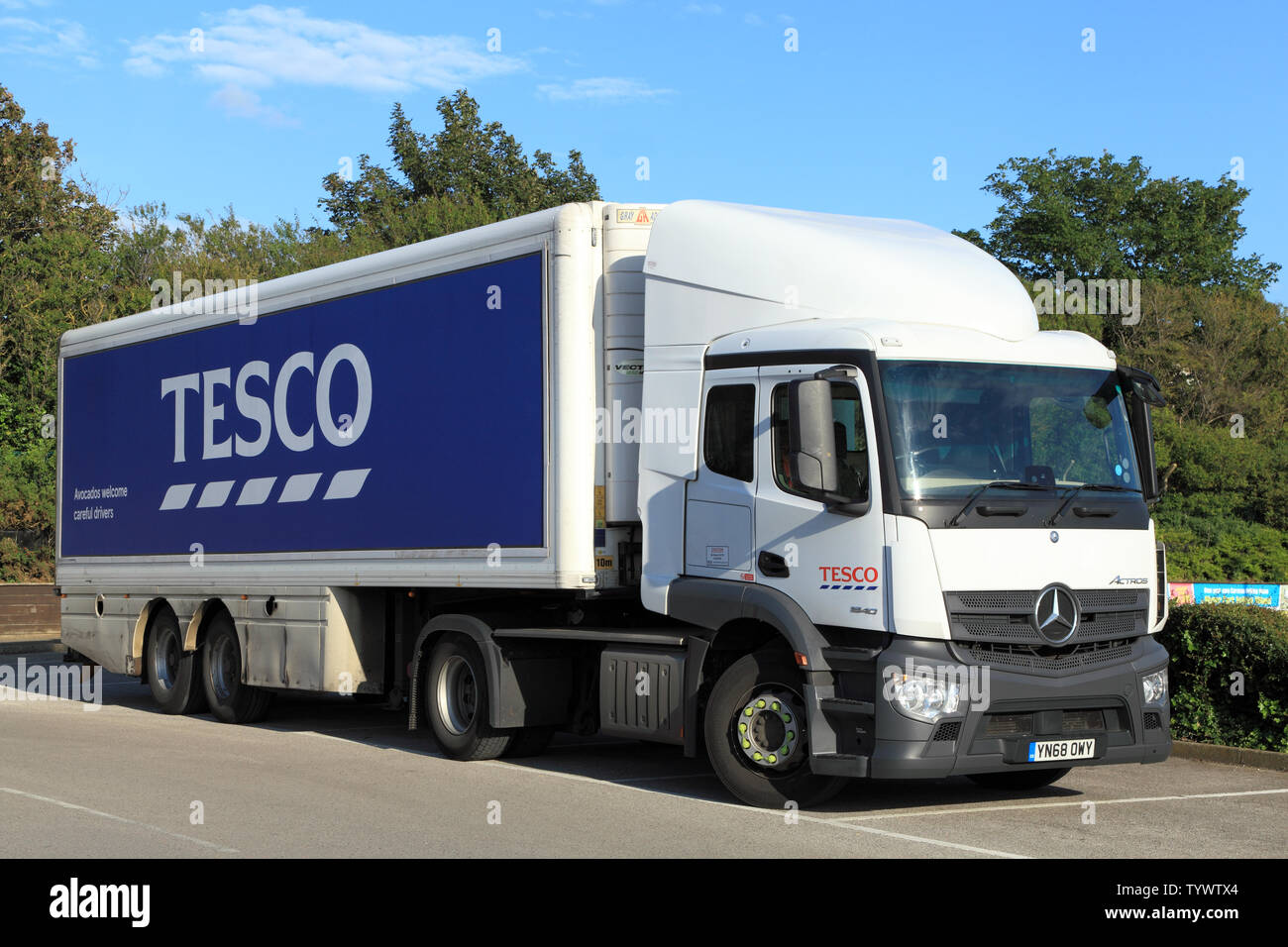 Tesco Supermarkt, Fahrzeug, artikuliert, Lkw, Transporter, England, Großbritannien Stockfoto