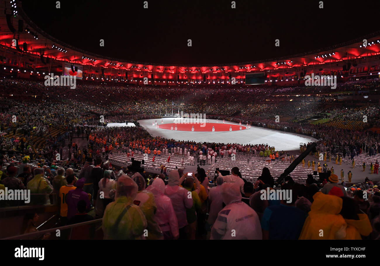 Japan's Flag angezeigt am Rio olympische Sommerspiele 2016 in Rio de Janeiro, Brasilien, 21. August 2016. Foto von Terry Schmitt/UPI Stockfoto