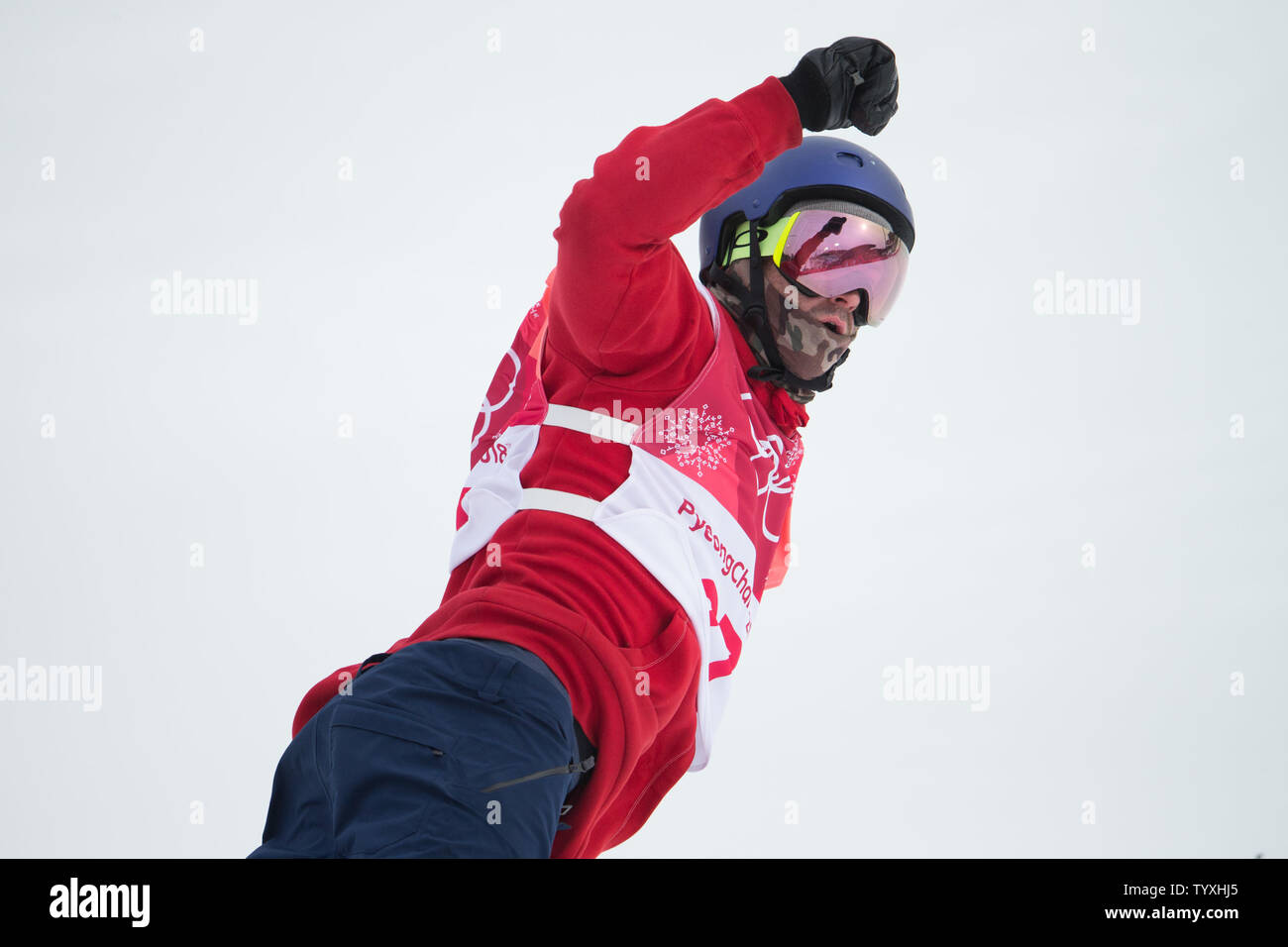 Billy Morgan von Großbritannien feiert nach einem Sprung in der Männer Snowboard Big Air Finale in der 2018 Pyeongchang Olympia an der Alpensia Skispringen Zentrum in Pyeongchang, Südkorea am 24. Februar 2018. Morgan nahm Bronze in der Veranstaltung mit einem "Beste Punktzahl von 168,0. Foto von Matthew Healey/UPI Stockfoto