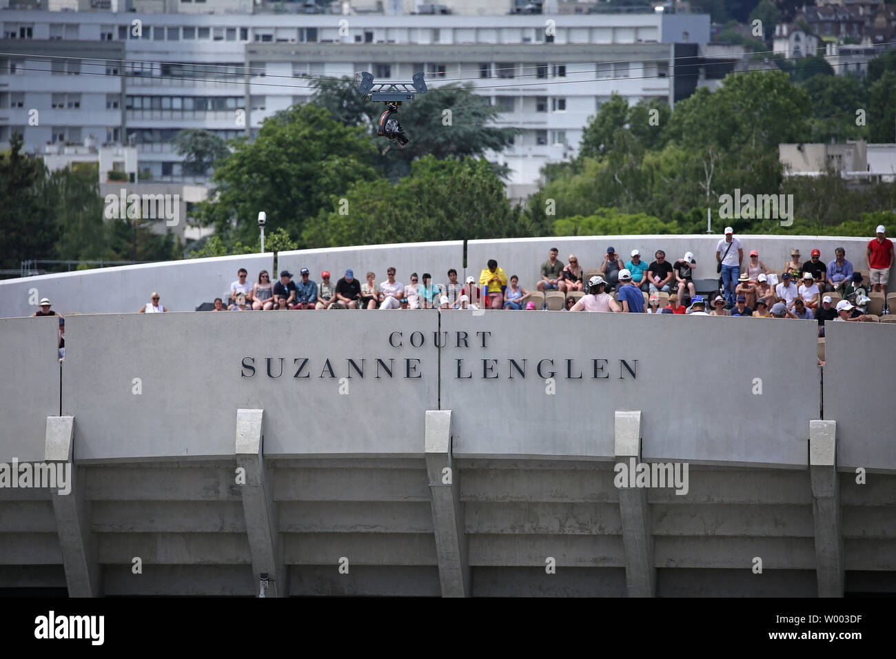 Court Suzanne Lenglen ist bei den French Open in Roland Garros in Paris am 27. Mai 2018 gesehen. Foto von David Silpa/UPI Stockfoto