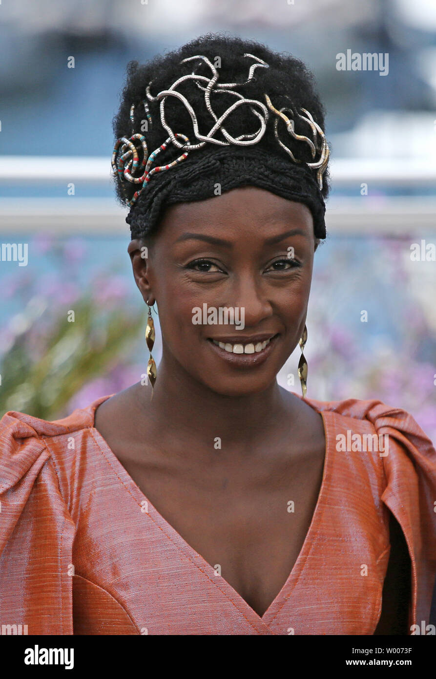 Jurymitglied Maimouna N'Diaye kommt an der Jury photocall Während der die 72. jährliche Internationale Filmfestspiele von Cannes in Cannes, Frankreich am 14. Mai 2019. Foto von David Silpa/UPI Stockfoto