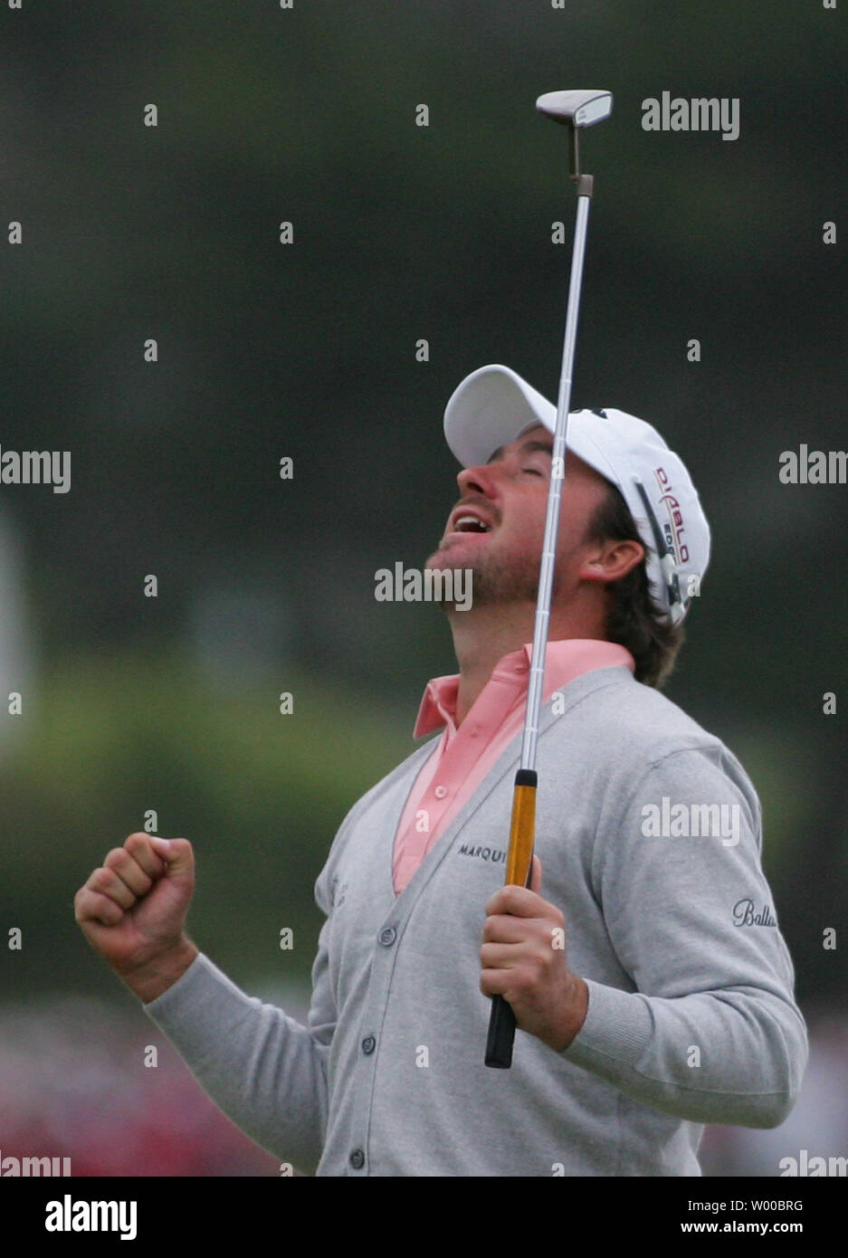 Graeme McDowell von Nordirland feiert gewann die US Open in Pebble Beach, Kalifornien am 20. Juni 2010. UPI/Mohammad Kheirkhah Stockfoto