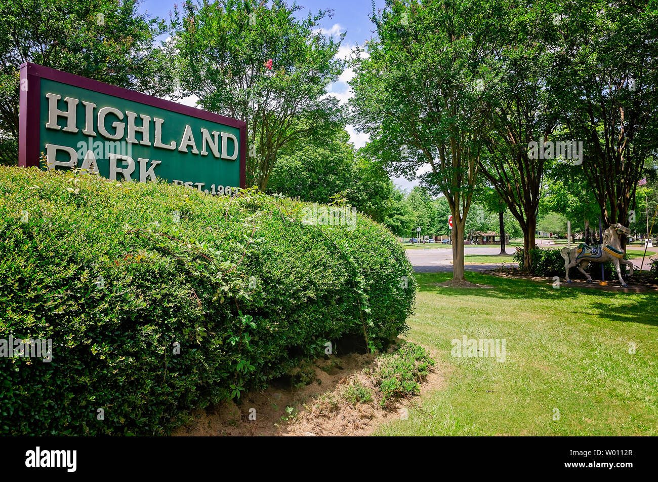 Ein Zeichen markiert den Eingang von Highland Park, 23. Juni 2019, in Meridian, Mississippi. Der Park eröffnet 1909 als Straßenbahn Pleasure Park. Stockfoto