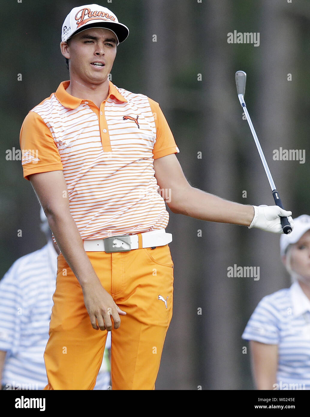 Rickie Fowler reagiert, nachdem sein T-Stück auf der 15 in der Endrunde, die von den 114 US Open bei Pinehurst Nr. 2 in Pinehurst North Carolina am 15. Juni 2014 erschossen. Kaymer gewinnt die US Open 2014 mit einem Ergebnis von 9 unter Par und einem 4 Tag insgesamt 271. UPI/John angelillo Stockfoto