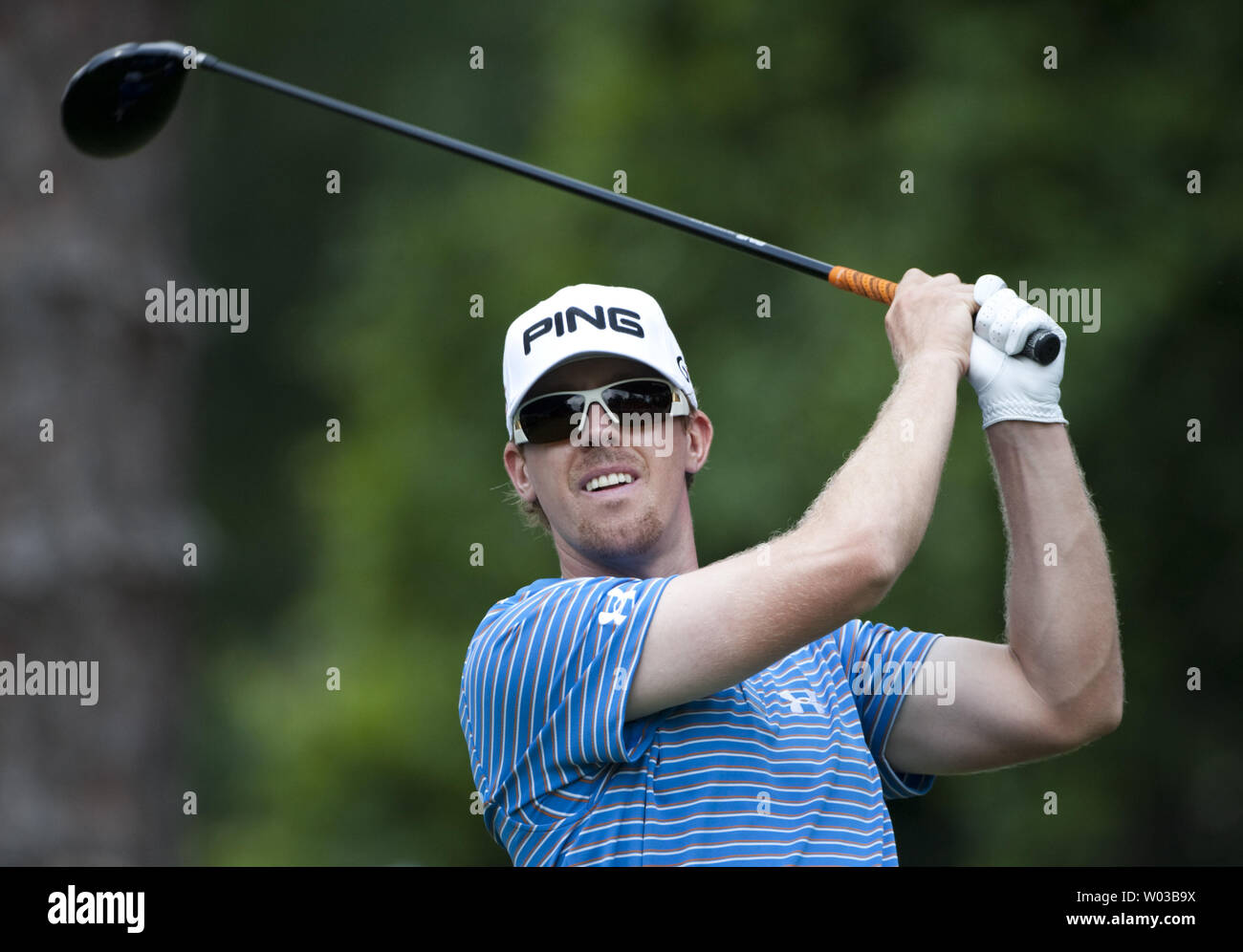 Hunter Mahan, von Colleyville, Texas, Hits aus dem zweiten T-Stück in der ersten Runde der Players Championship PGA Golf Turnier in Ponte Vedra Beach, Florida Mai 6, 2010. UPI/Mark Wallheiser Stockfoto