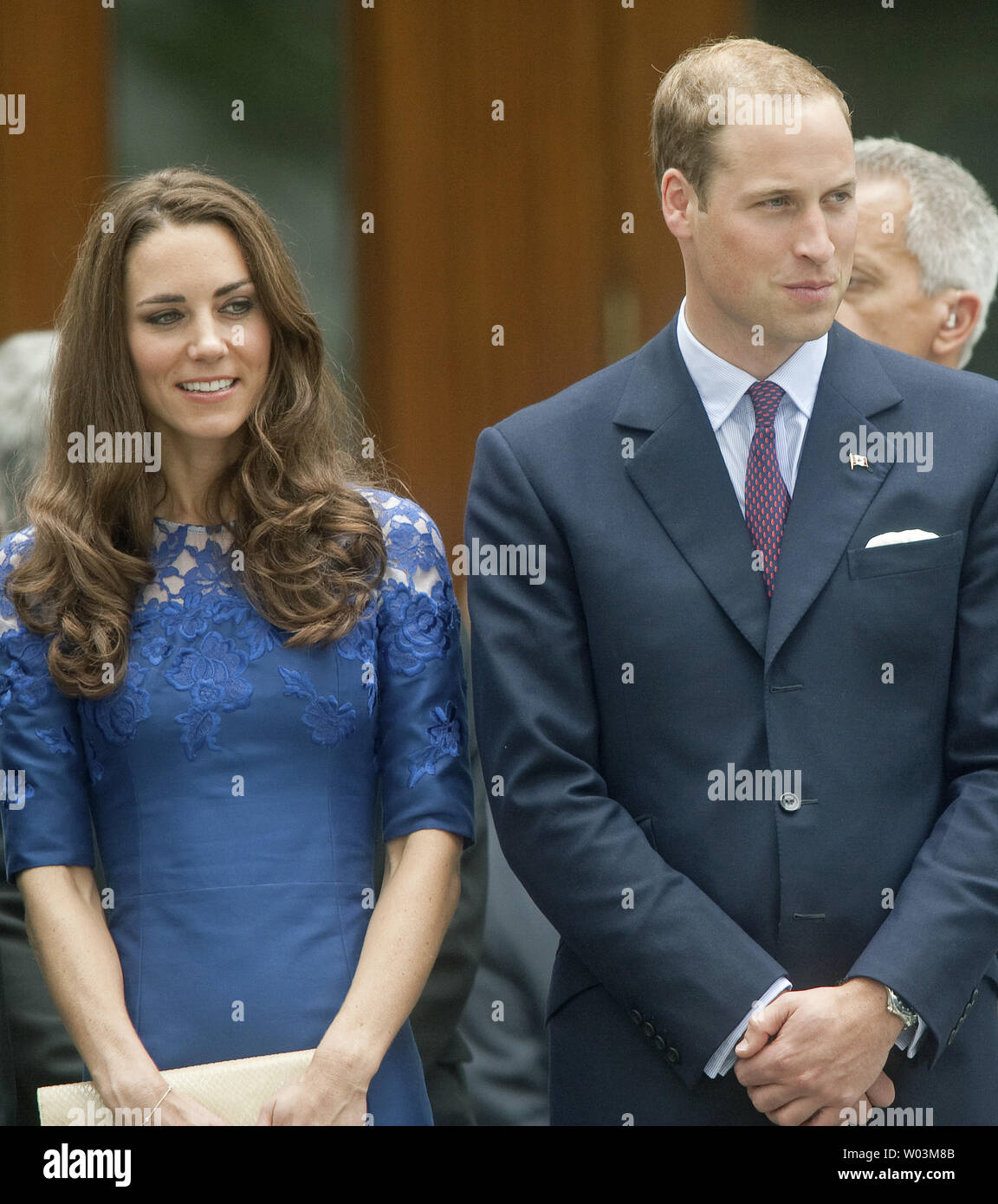 Prinz William und seiner Frau Kate, der Herzog und die Herzogin von Cambridge, besuchen Sie Quebec City Hall während ihrer Royal tour in Quebec City, Quebec, 3. Juli 2011. UPI/Heinz Ruckemann Stockfoto