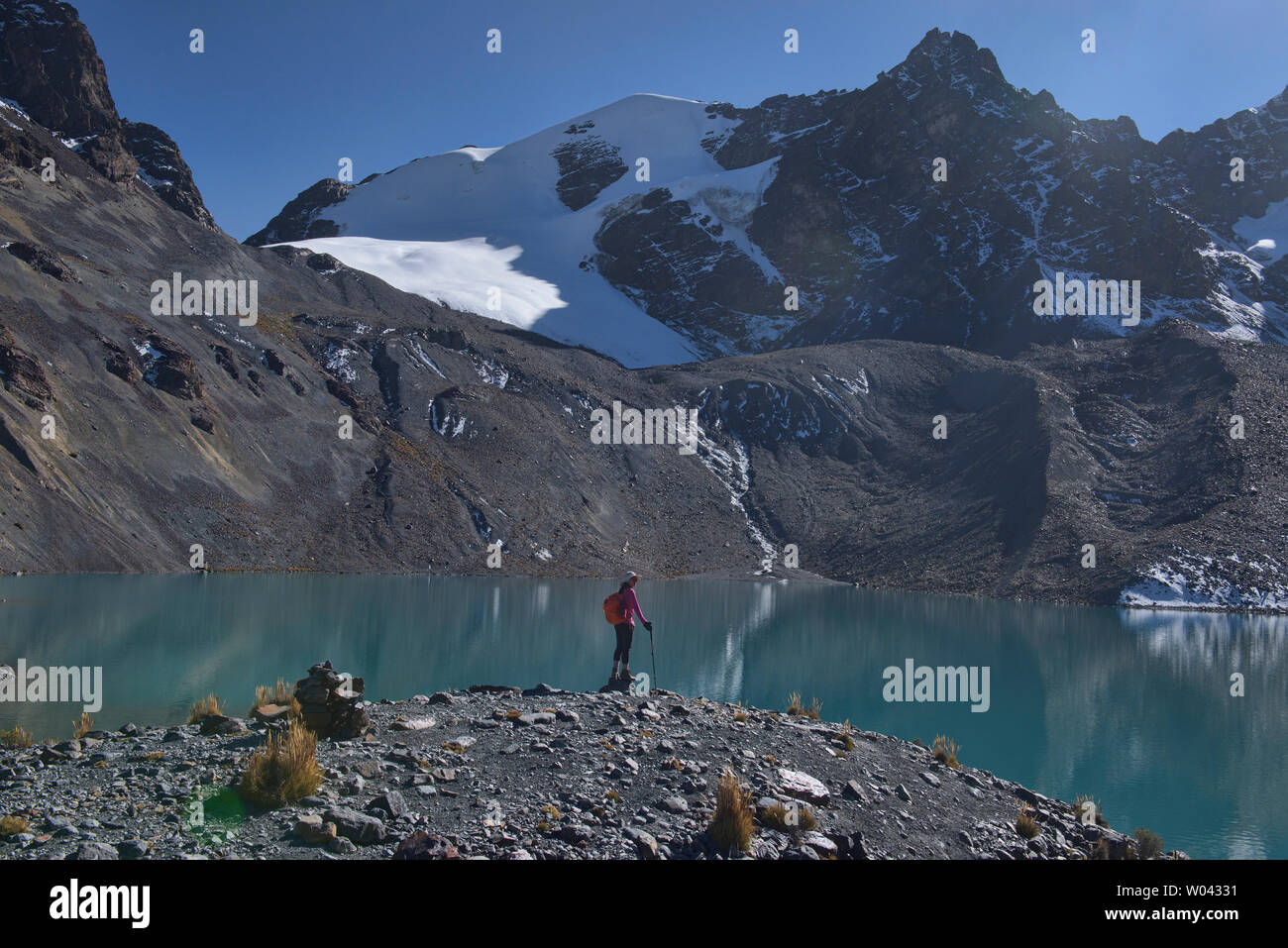 Trekking über Laguna Congelada entlang der Cordillera Real Traverse, Bolivien Stockfoto