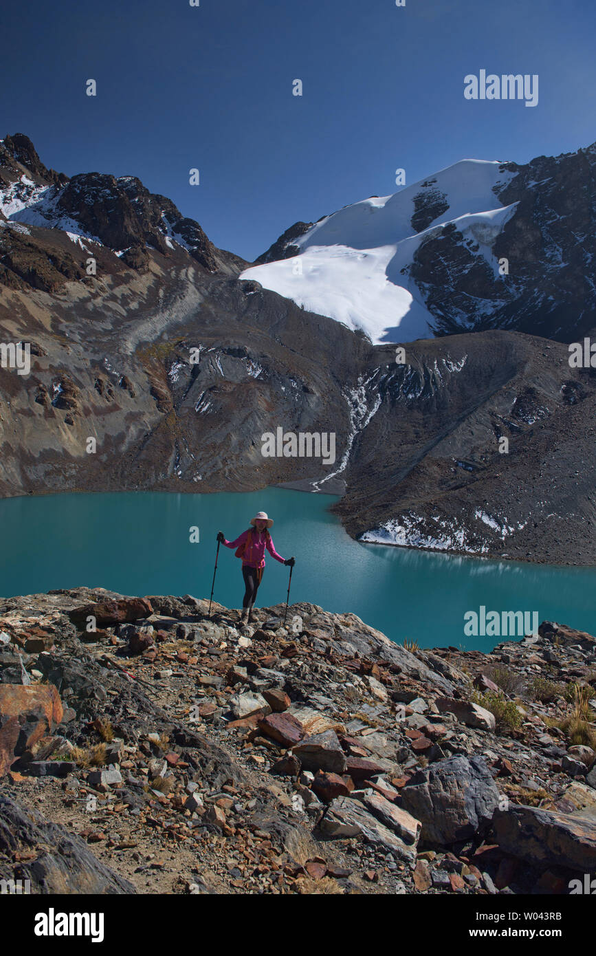 Trekking über Laguna Congelada entlang der Cordillera Real Traverse, Bolivien Stockfoto