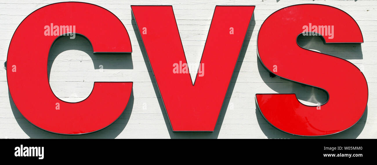 Ein CVS-Logo ist auf ein CVS-store in Sunnyvale, Kalifornien, 9. April 2010 gesehen. UPI/Mohammad Kheirkhah Stockfoto